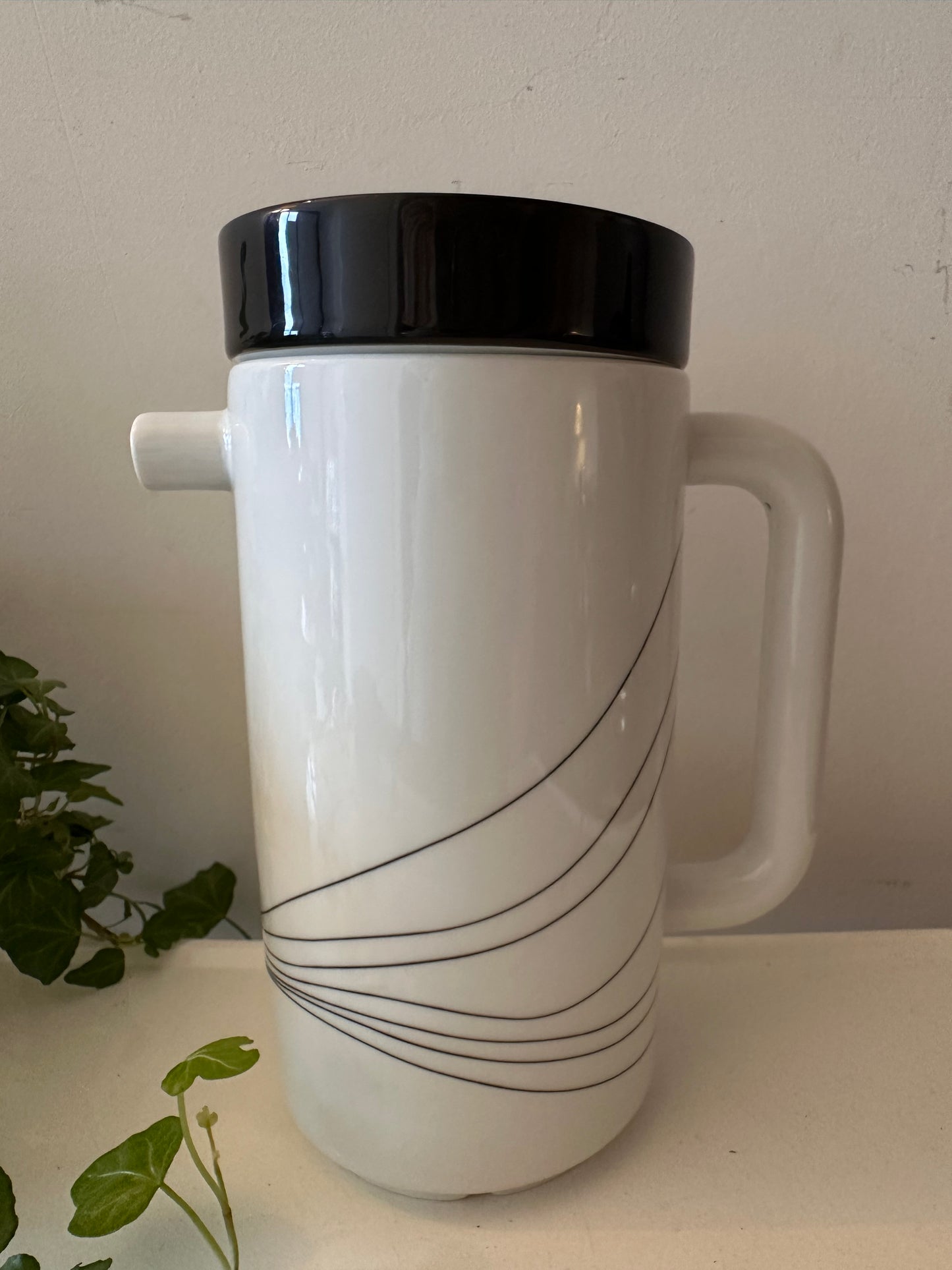 Vintage Friesland koffiekan porselein