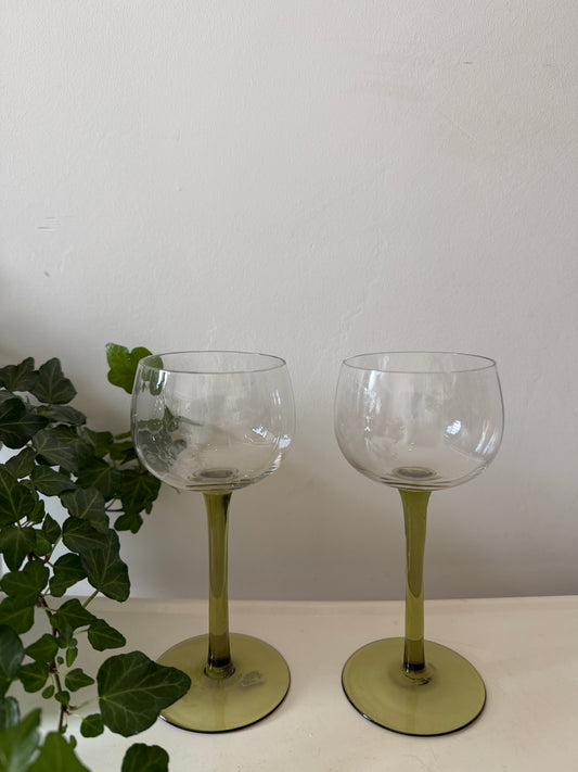Set van 2 wijnglazen op groene voet