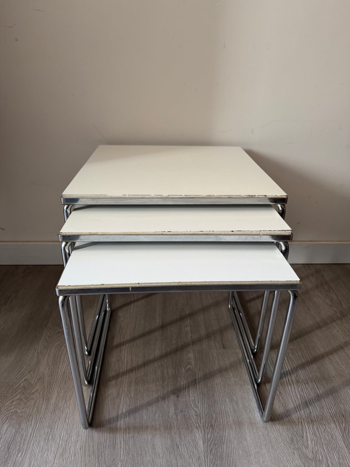 Mimi set Nestingtables chroom wit blad mid century