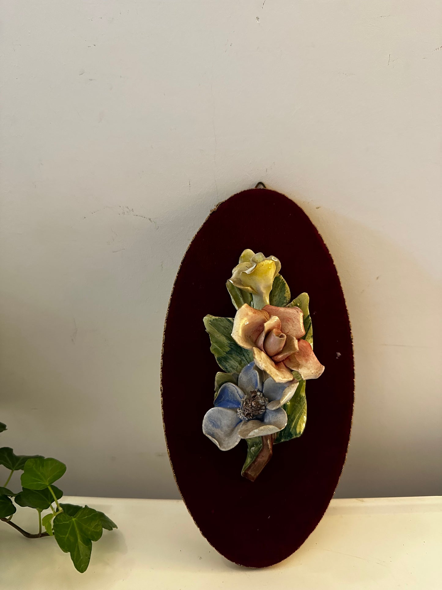 Prachtige ovale wanddecoratie met bloemen