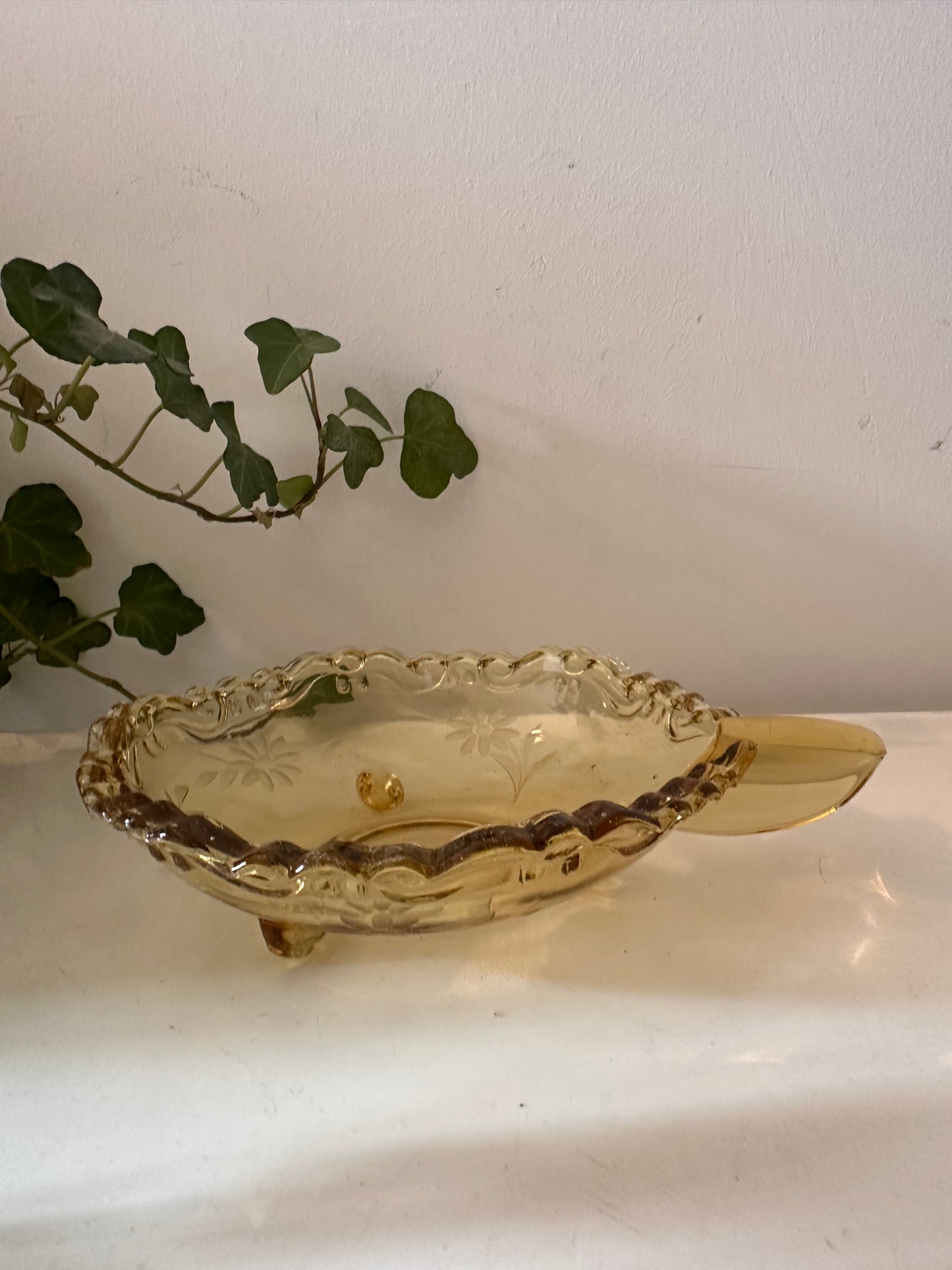 Persglazen schaaltje op pootjes