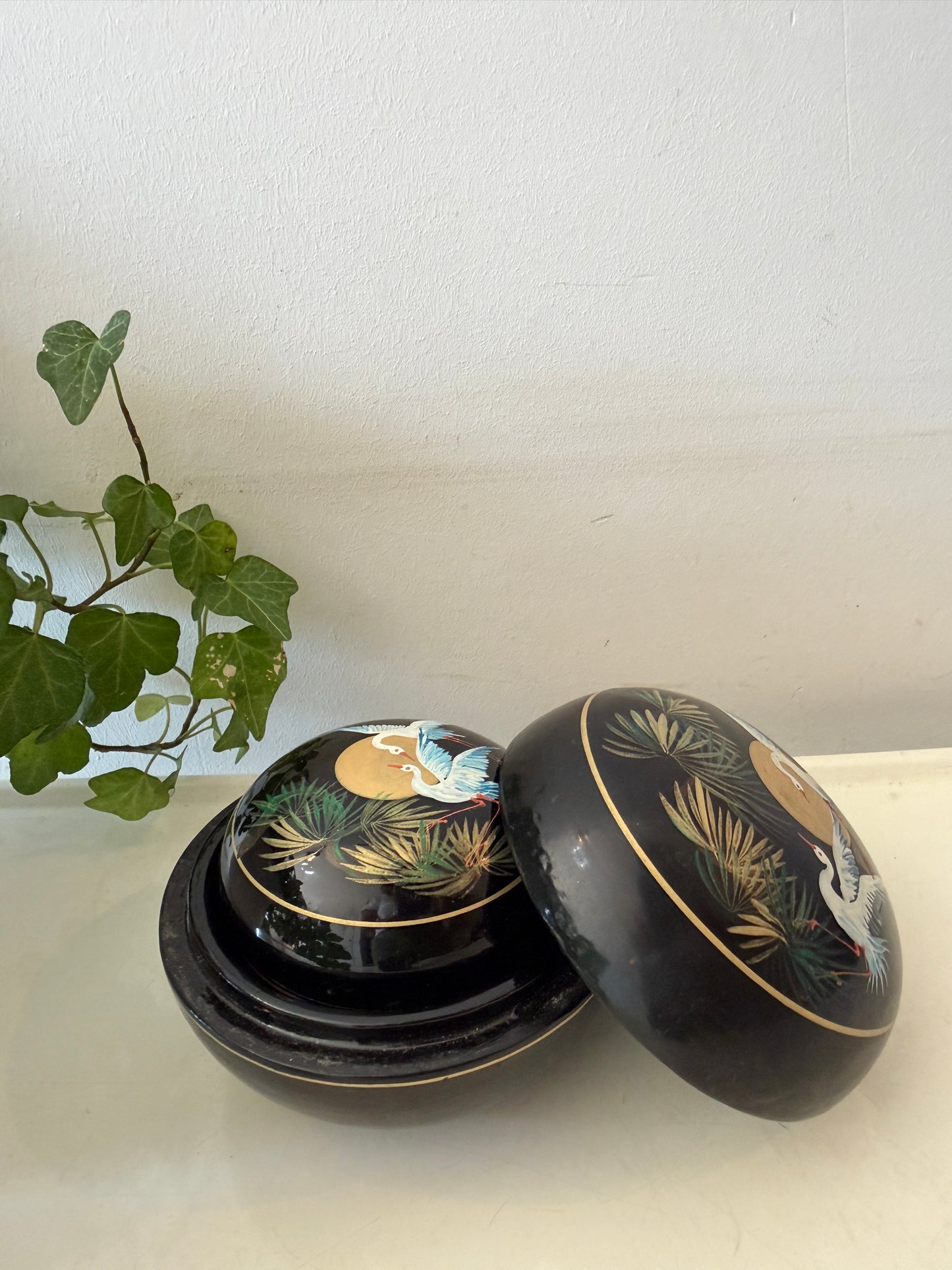 Set van 3 ronde lakdoosjes mid century
