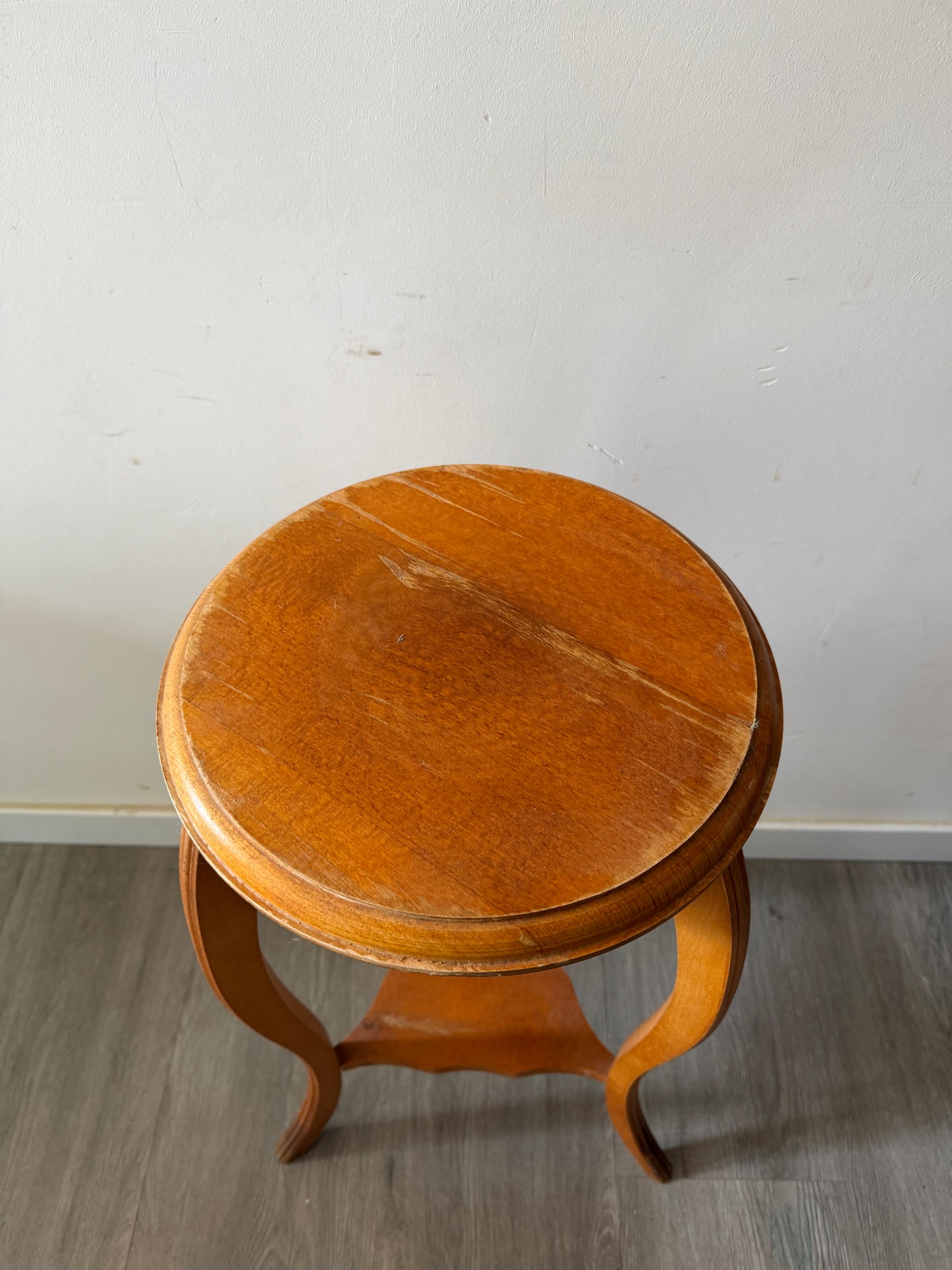 Houten bijzettafeltje