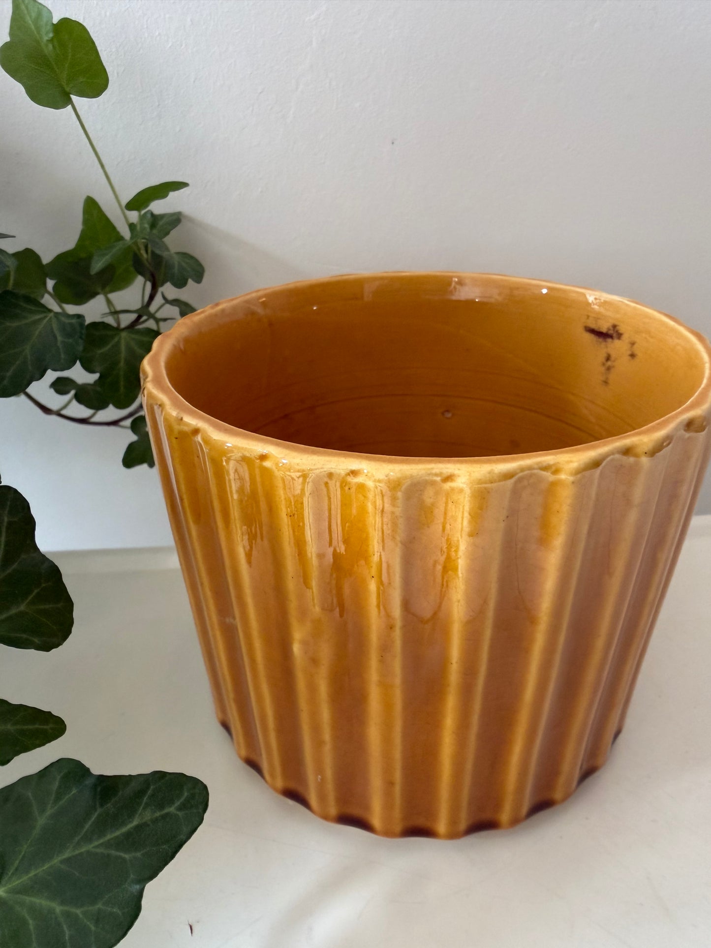 Adco Bloempot keramiek okergeel