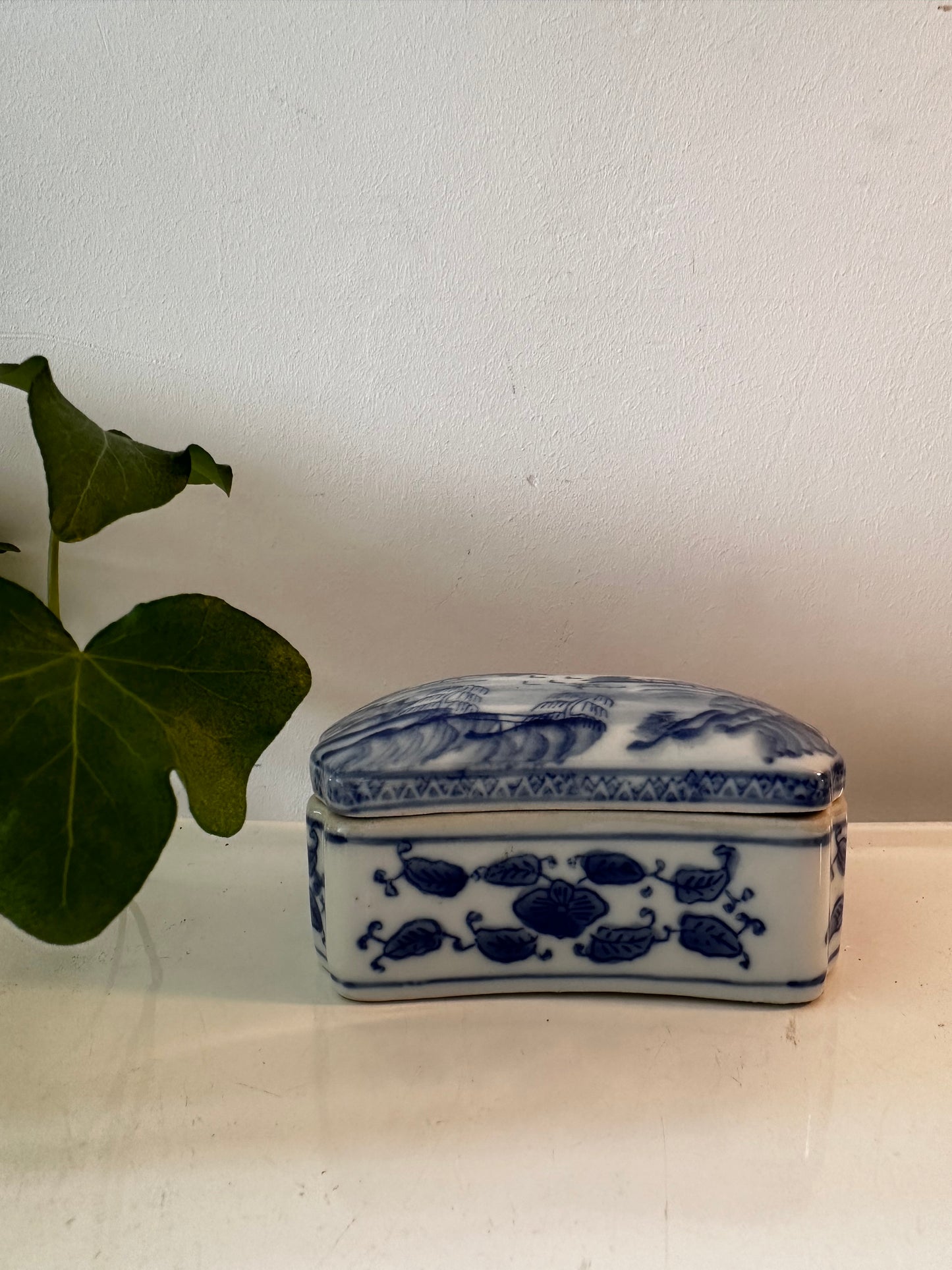 Porselein bewaardoosje
