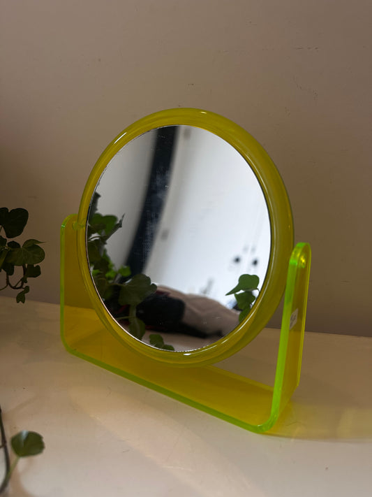 Neon groene tafelspiegel