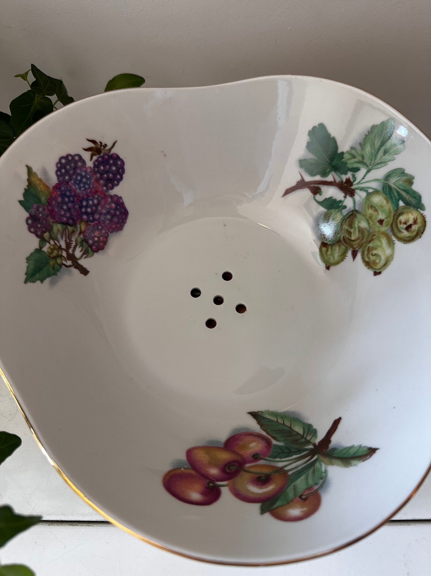 Porseleinen fruitschaal met onderbord