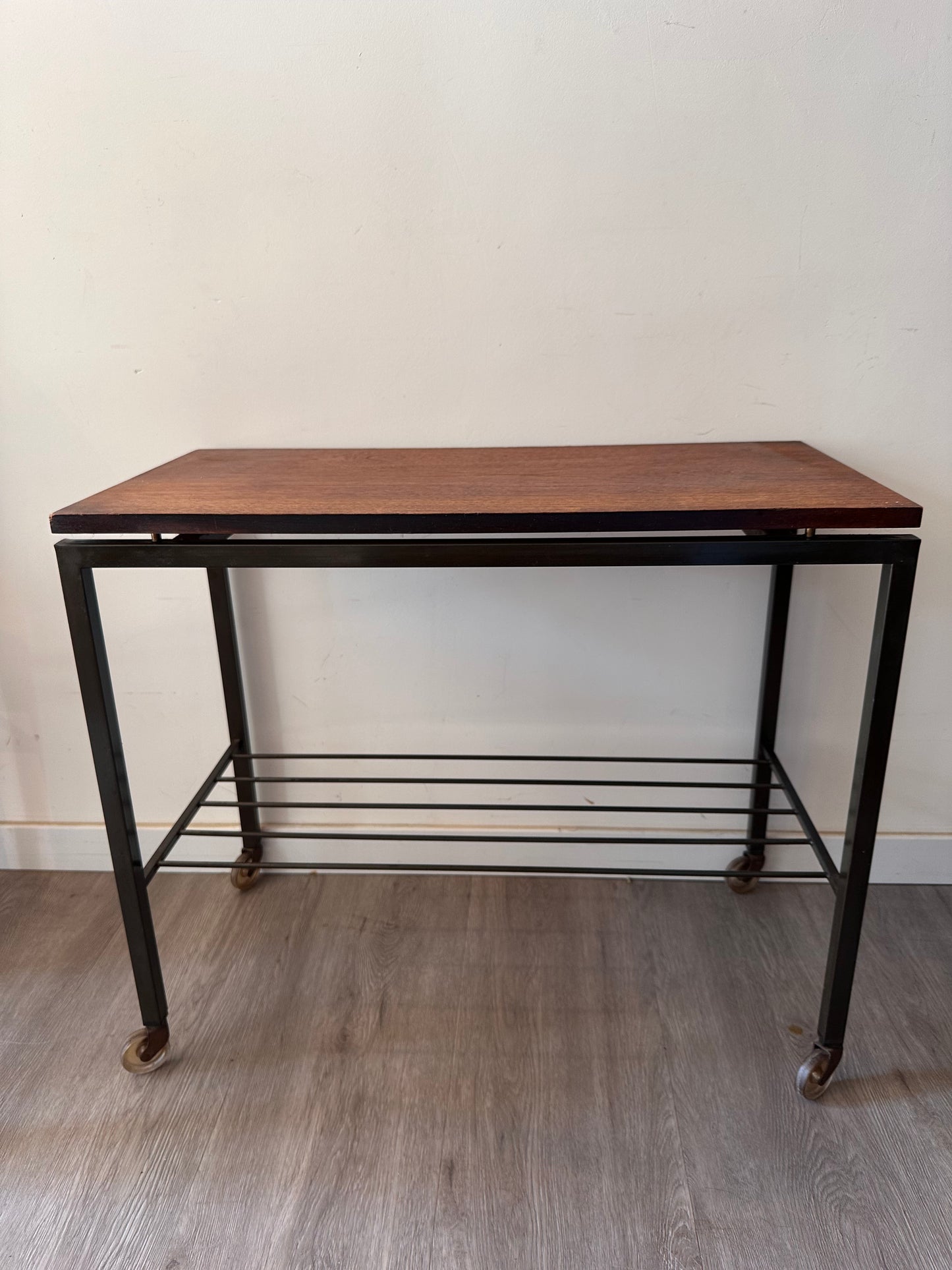 Vintage serveertafeltje bijzettafeltje jaren 60