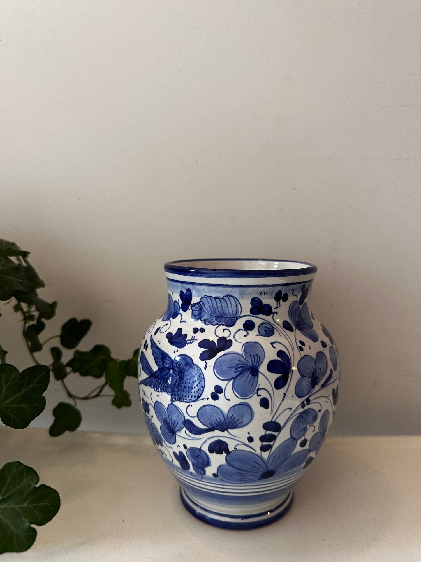 Italiaans porseleinen vaasje