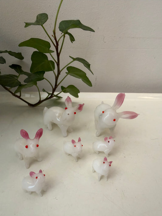 Set van 7 miniatuurtjes Murano glazen konijntjes