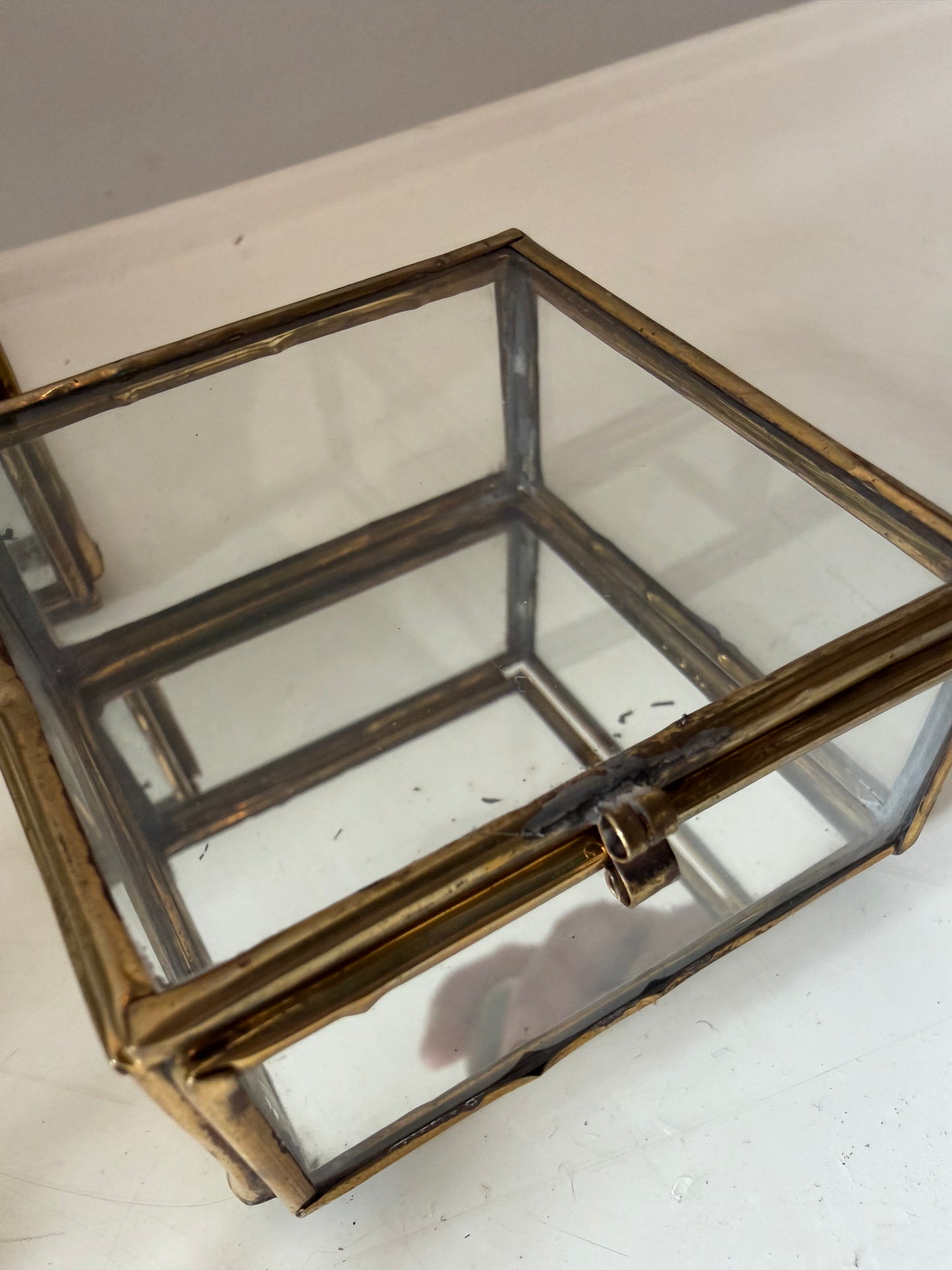 Set van 2 messing met glas bewaardoosjes