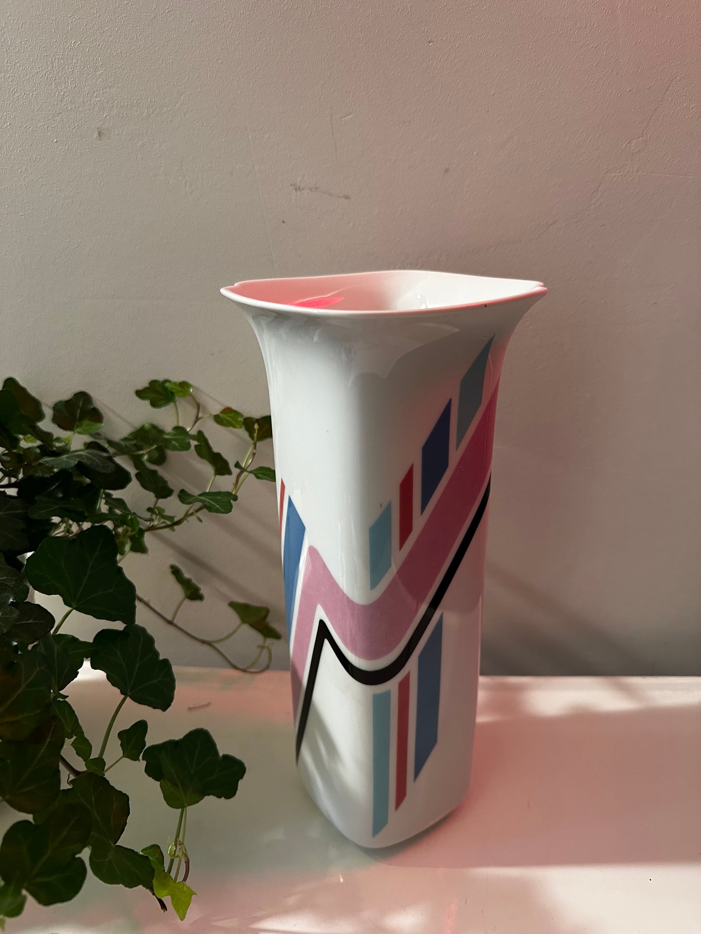 Porseleinen pop art jaren 80 vaas