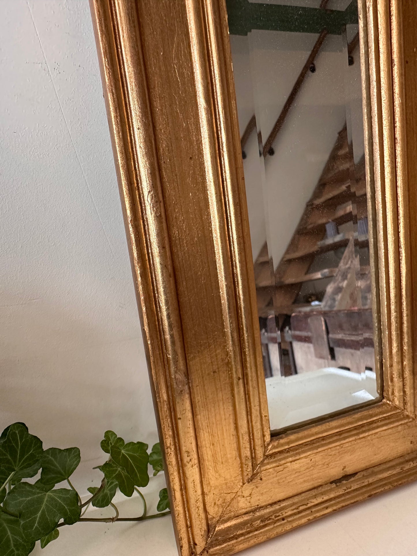 Goudkleurige spiegel