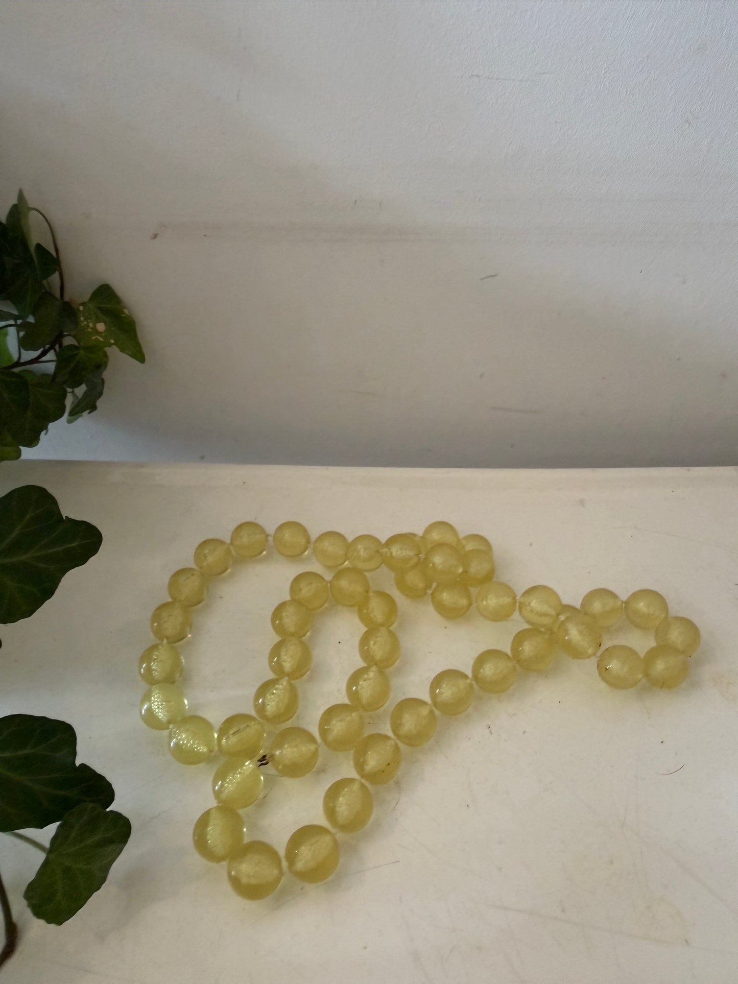 Vintage limoen kleurige kralenketting