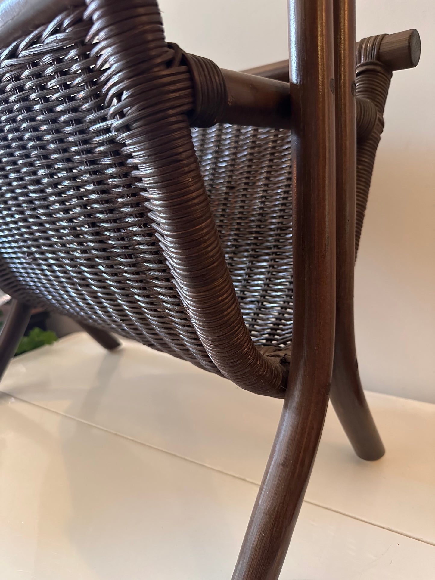 Rotan bamboe lectuurbak jaren 70