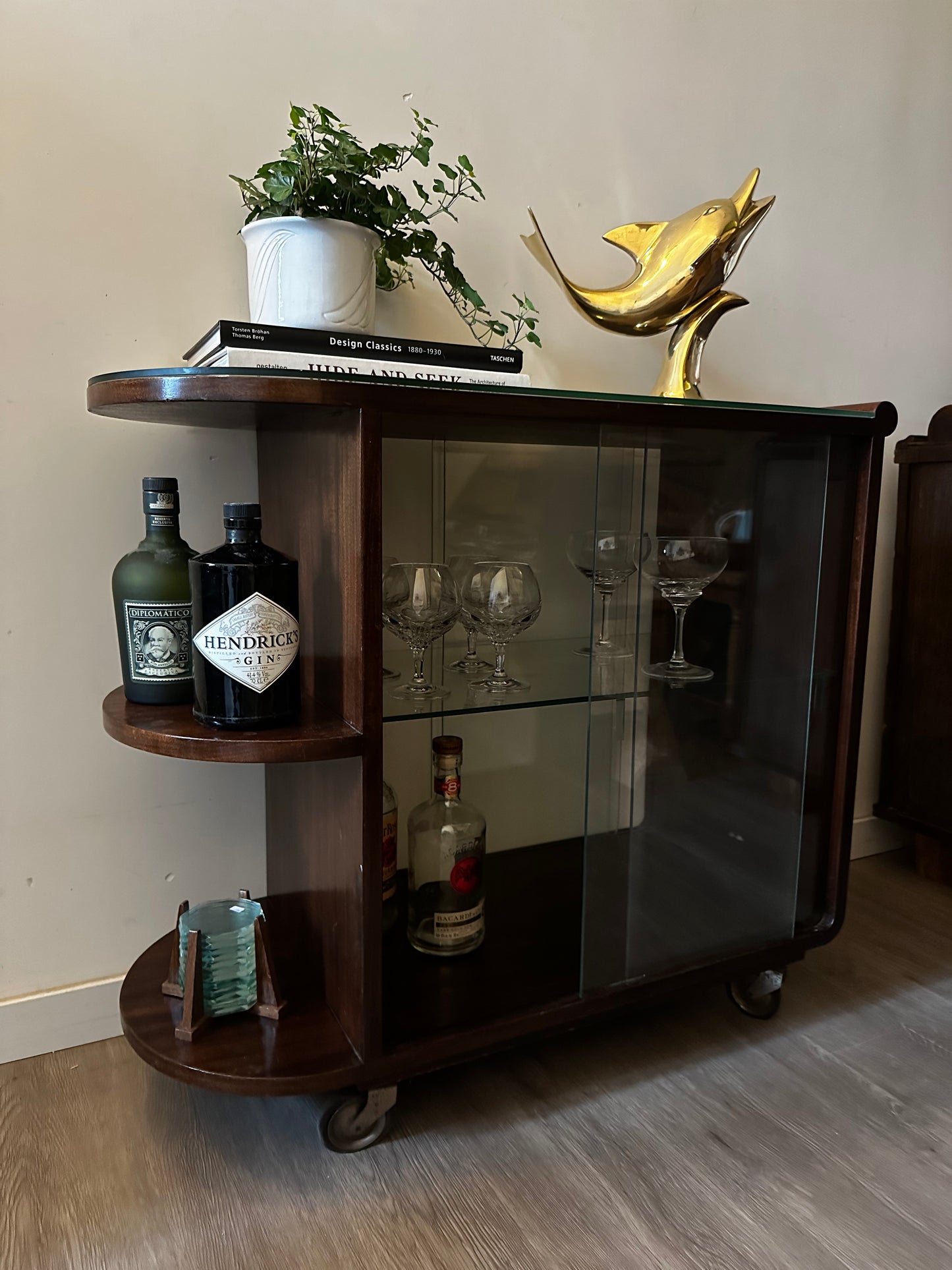 Art deco bar drankenkast op wielen