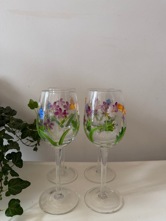 Set van 4 handbeschilderde wijnglazen