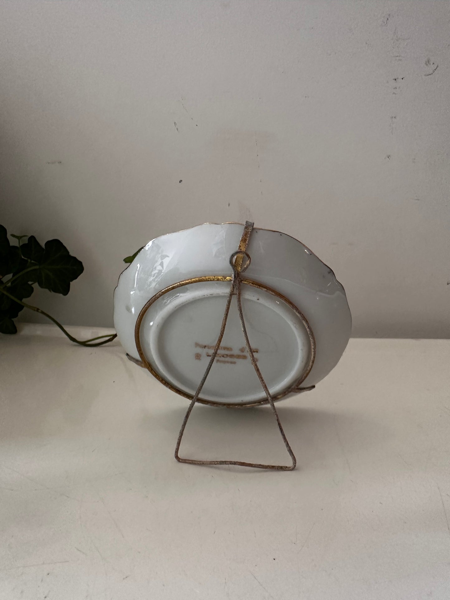 Limoges bordje op standaard