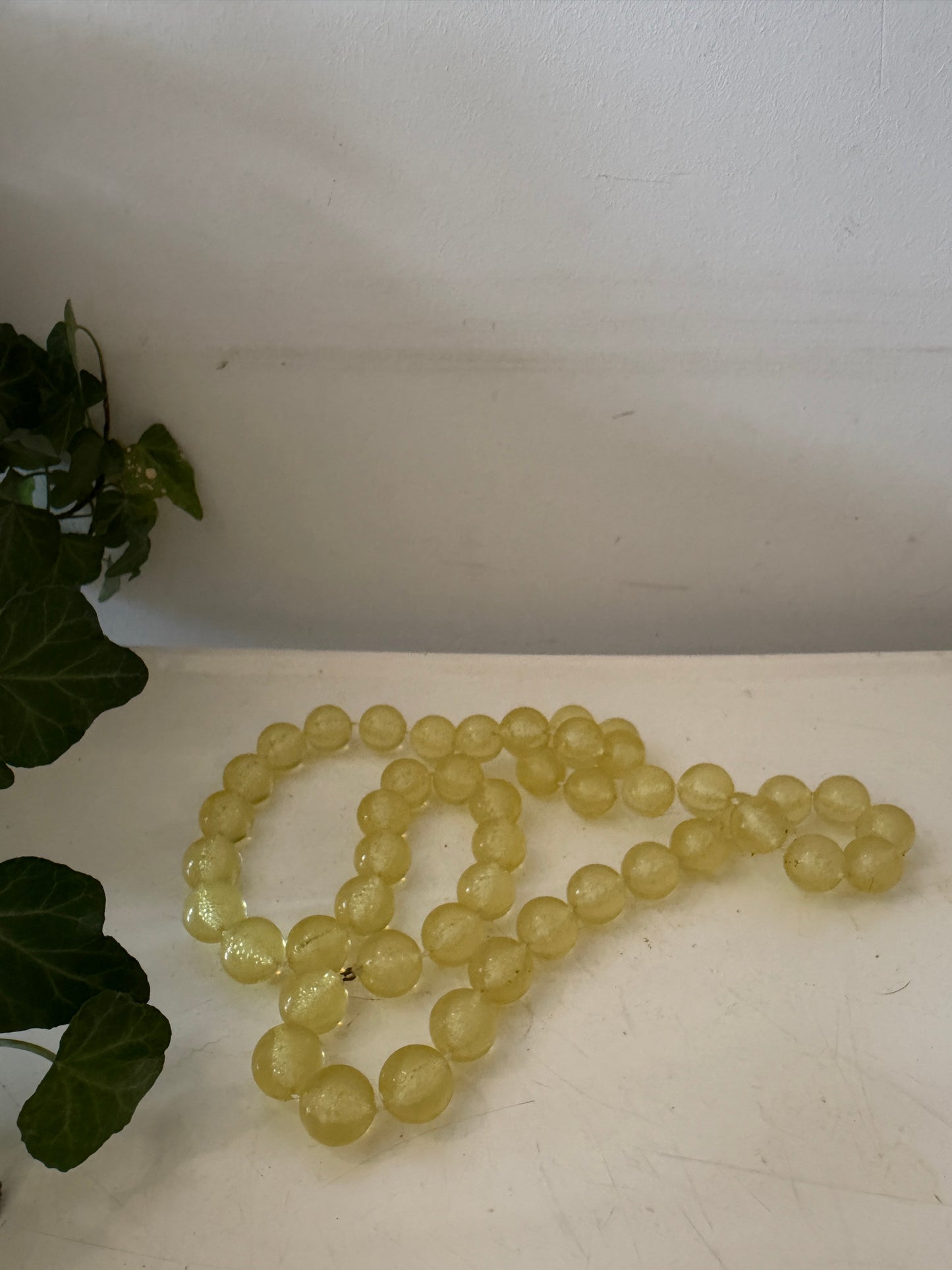 Vintage limoen kleurige kralenketting