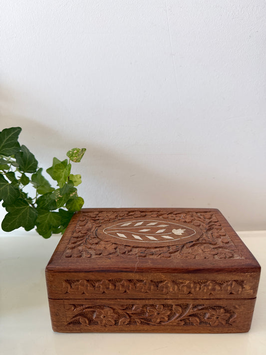 Houten bewaardoosje met beeninleg