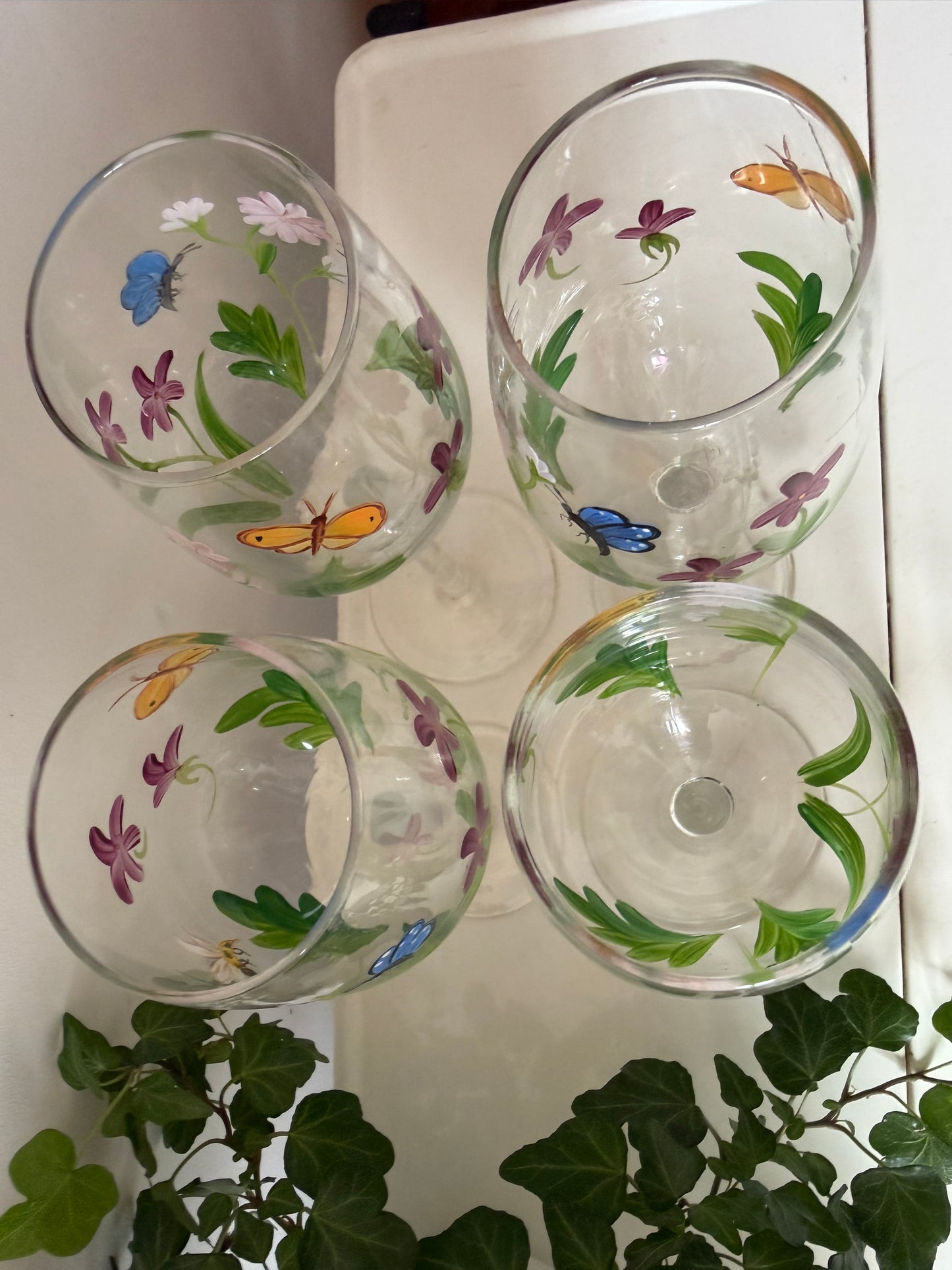 Set van 4 handbeschilderde wijnglazen