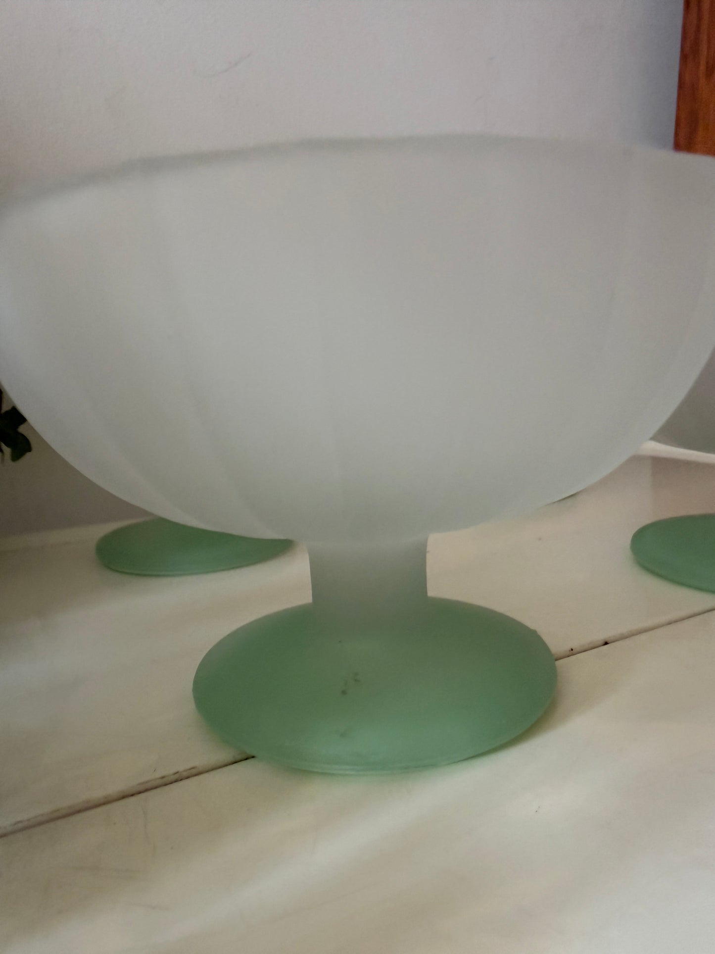 Set van 4 Italiaanse opaline coupes