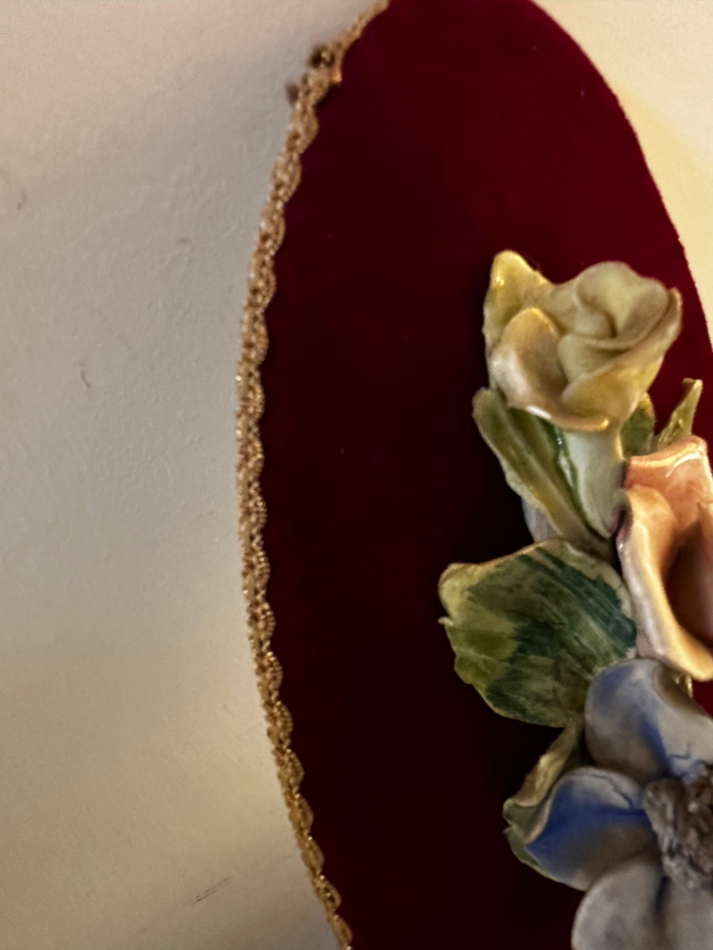 Prachtige ovale wanddecoratie met bloemen