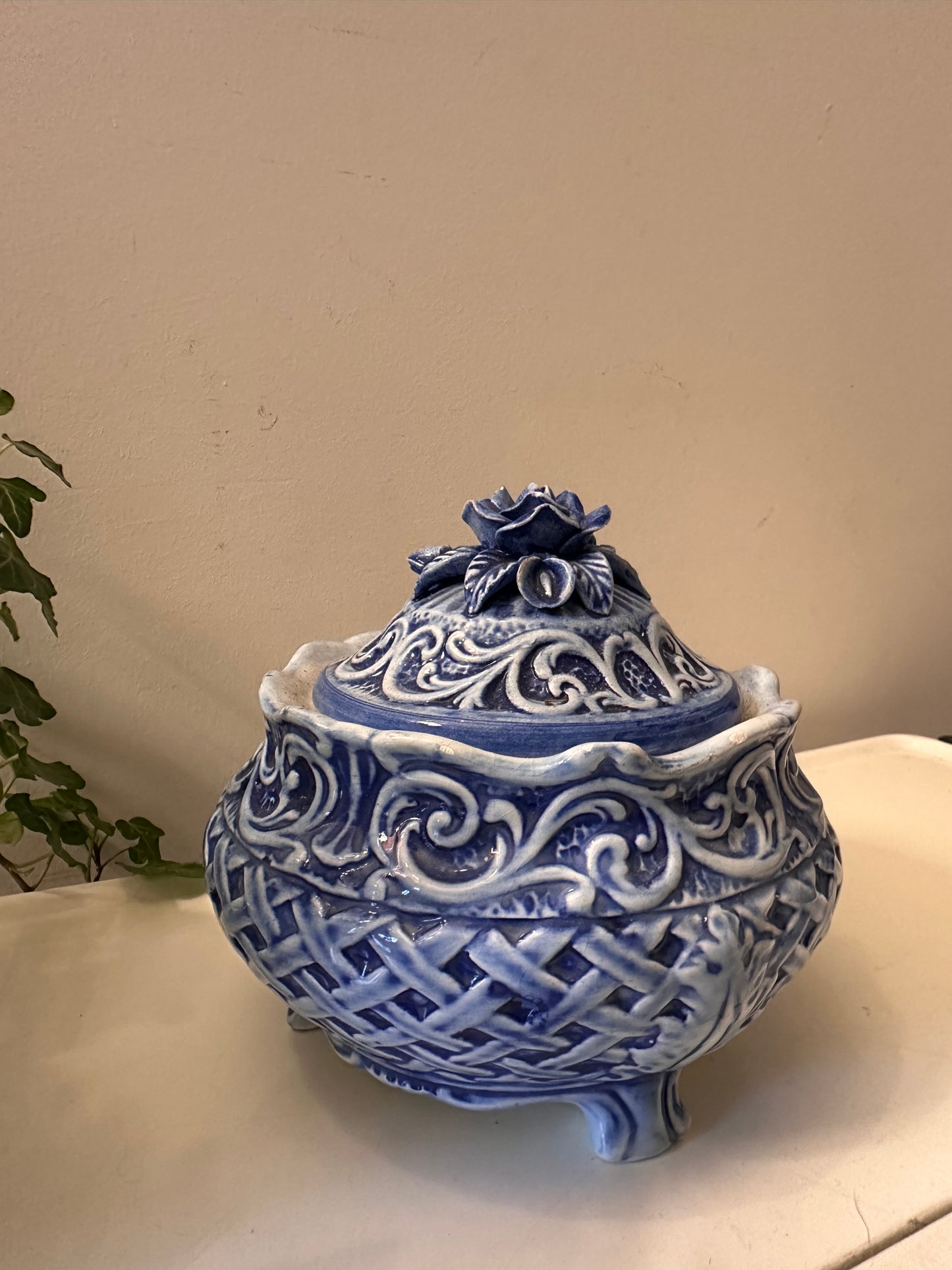 Blauwwit keramieken potje met dekseltje