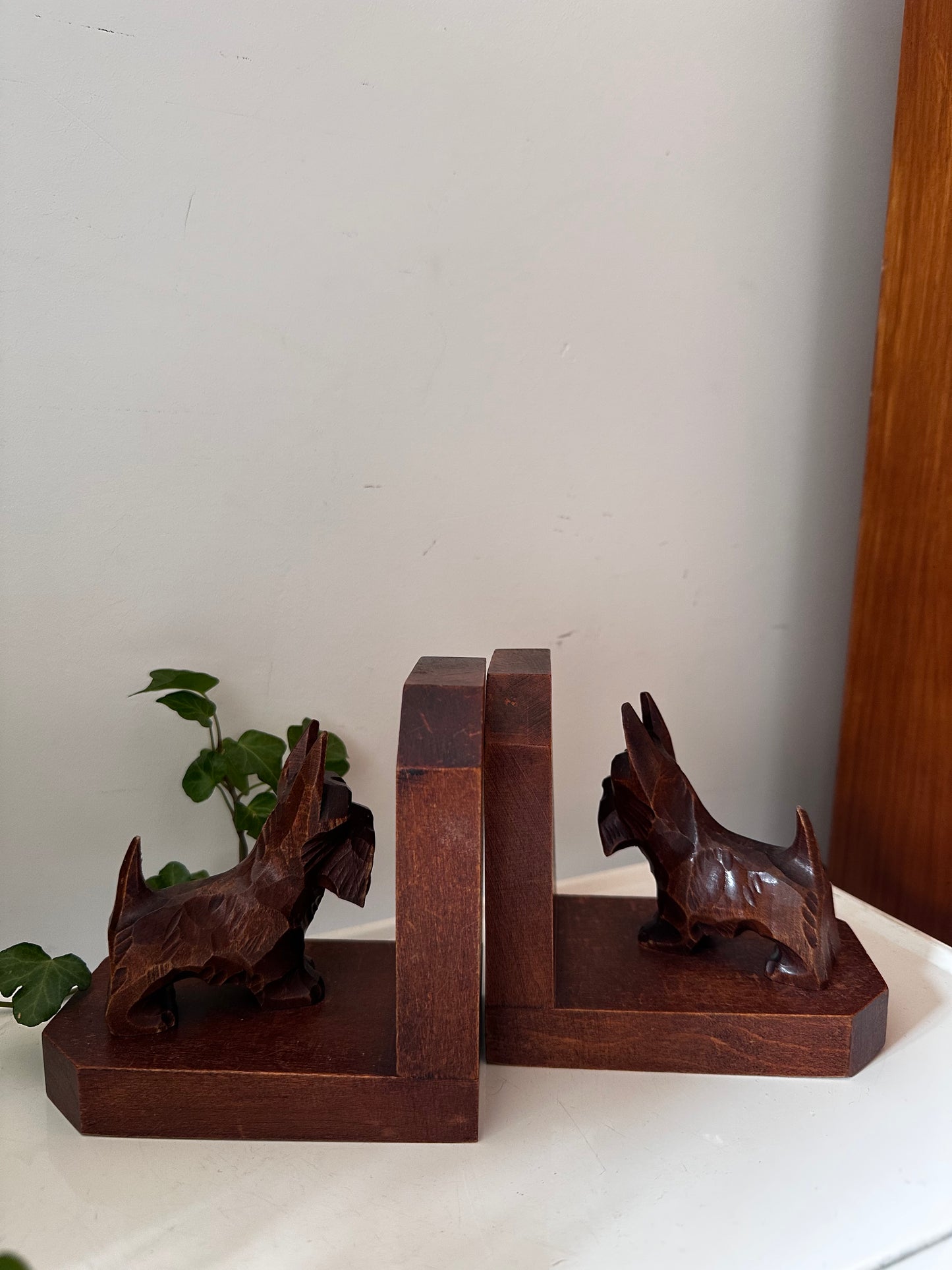 Boekensteunen met hondjes