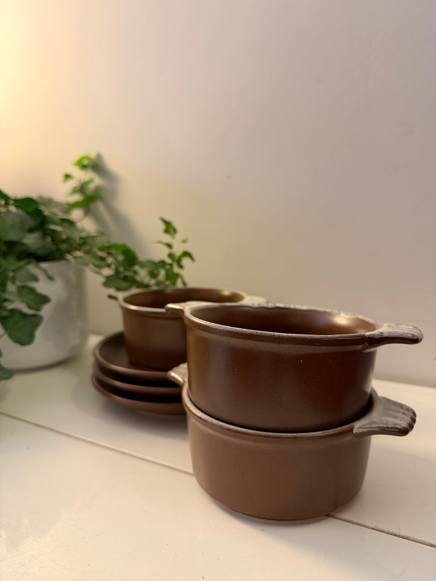 Jaren 70 soepkommen met bord keramiek set van 3