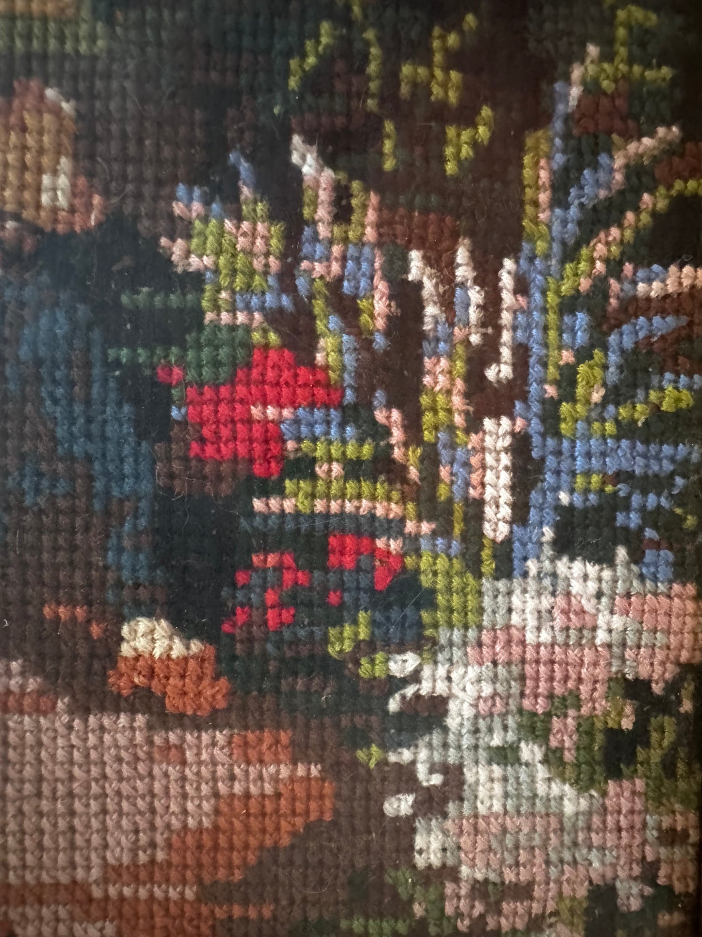 Borduurwerk in brocante lijst