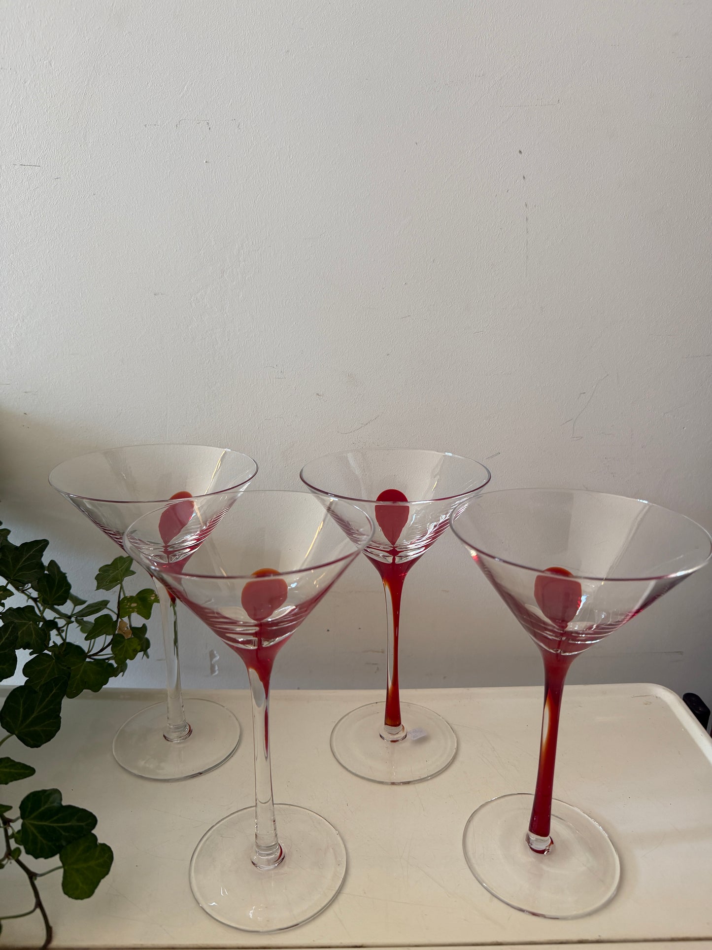 Pier 1 Imports Swirline Red cocktail glazen