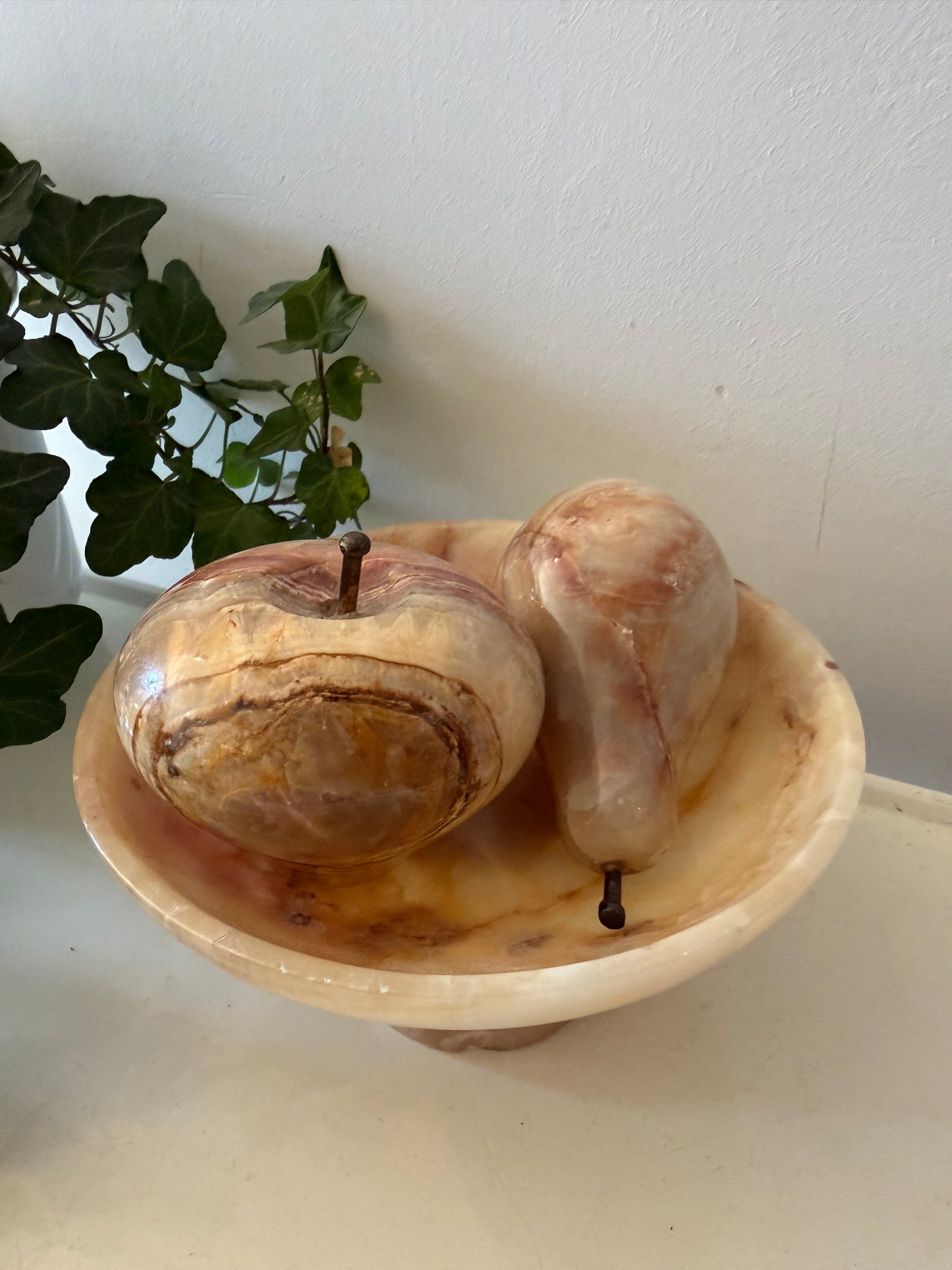 Onyx fruitschaal met peer en appel