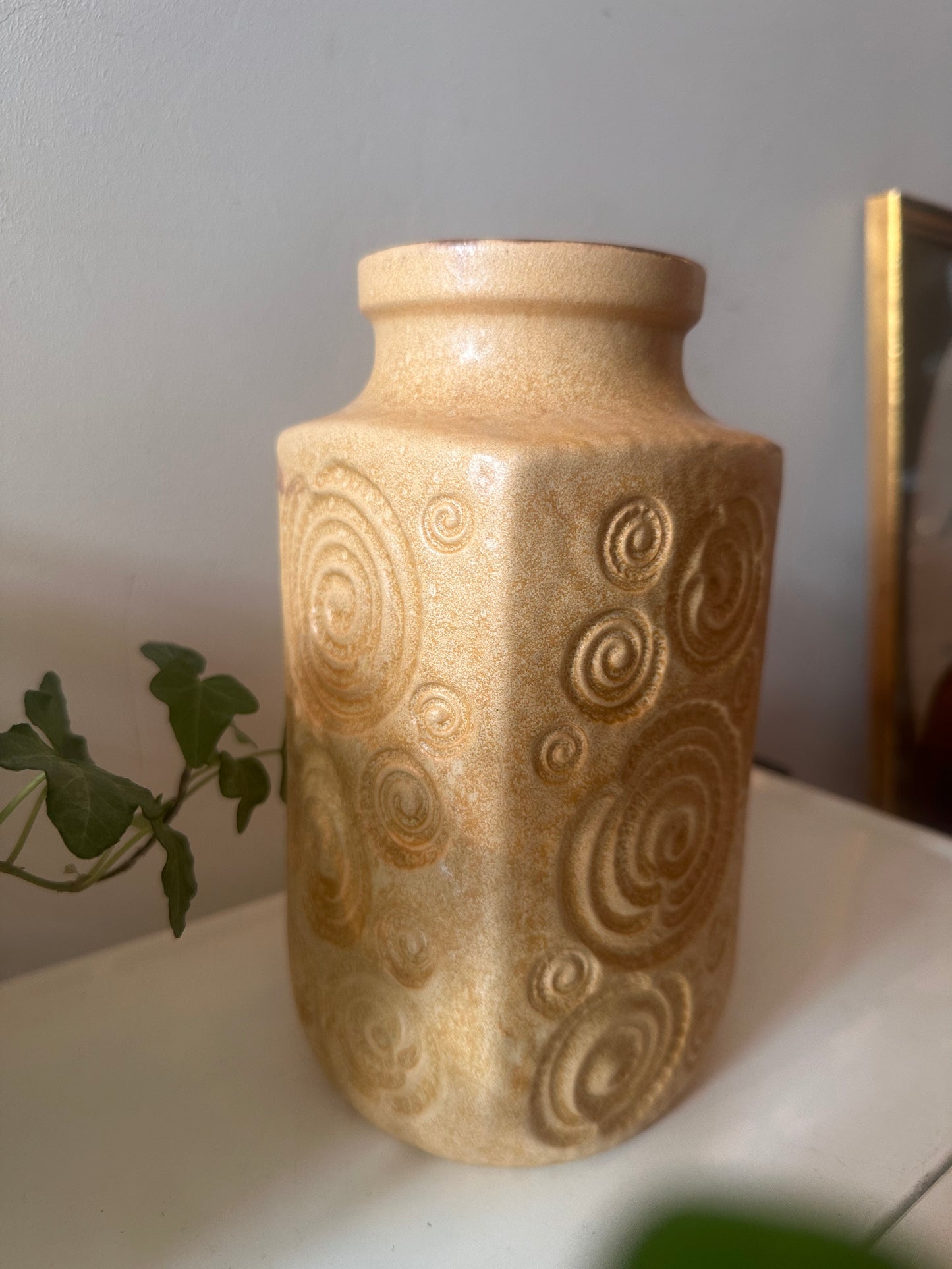 West Germany vaas gemerkt