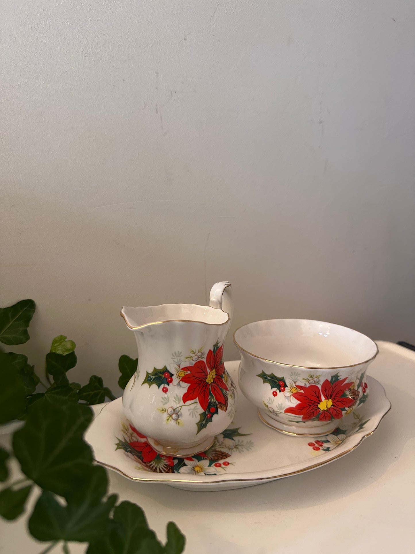 Royal Albert melk en suiker setje kerstthema