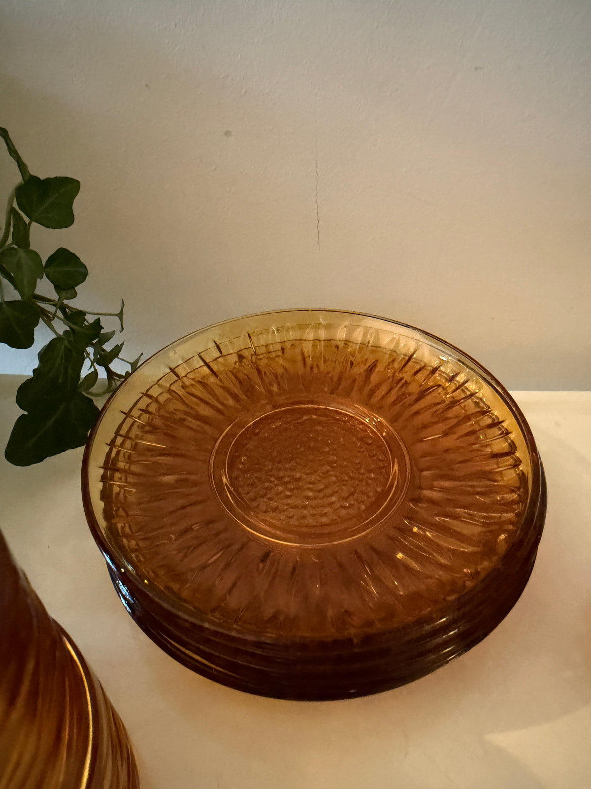 Set van 5 amberkleurige espresso kop en schotels