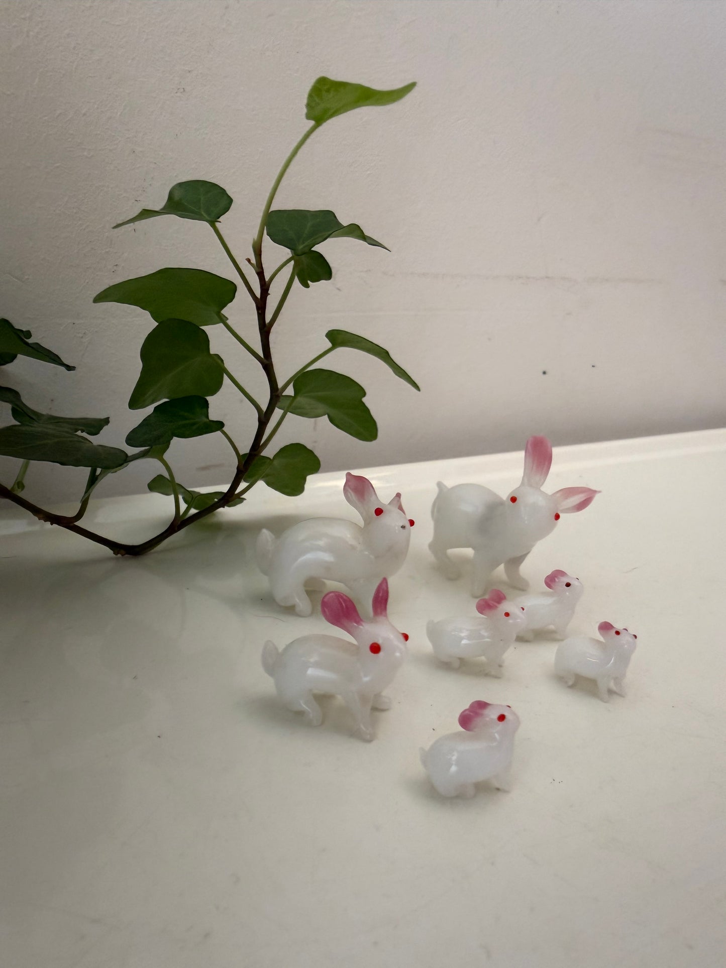Set van 7 miniatuurtjes Murano glazen konijntjes