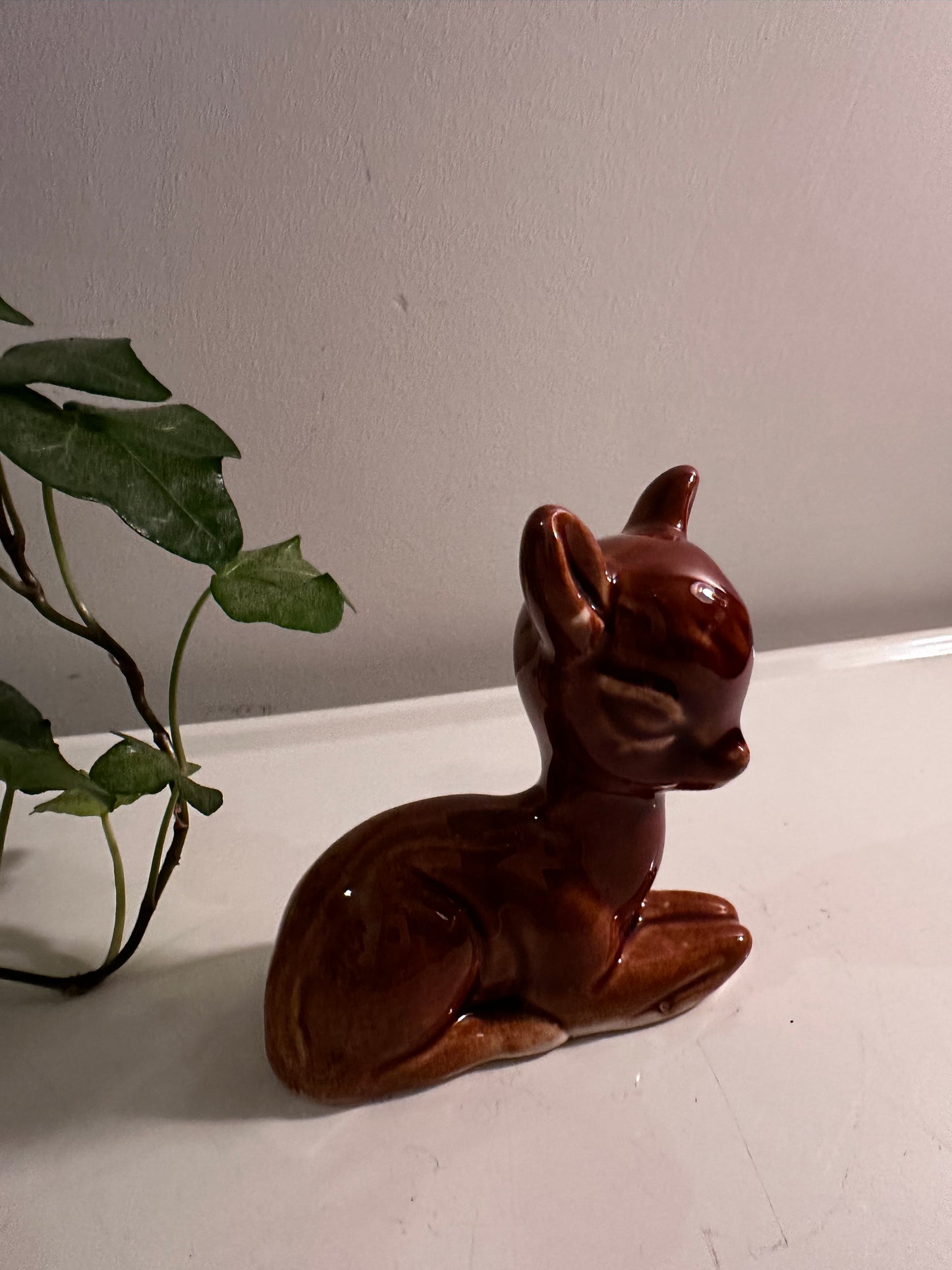 Porseleinen vintage beeldje hertje