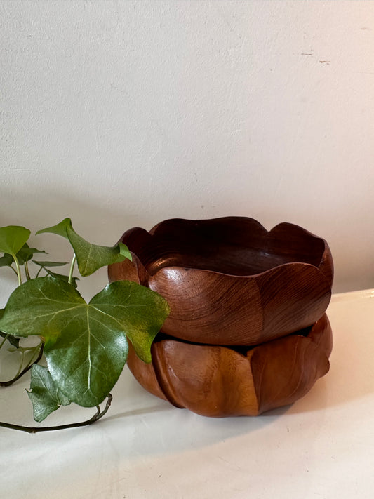 2 teakhouten vintage schalen Mid century