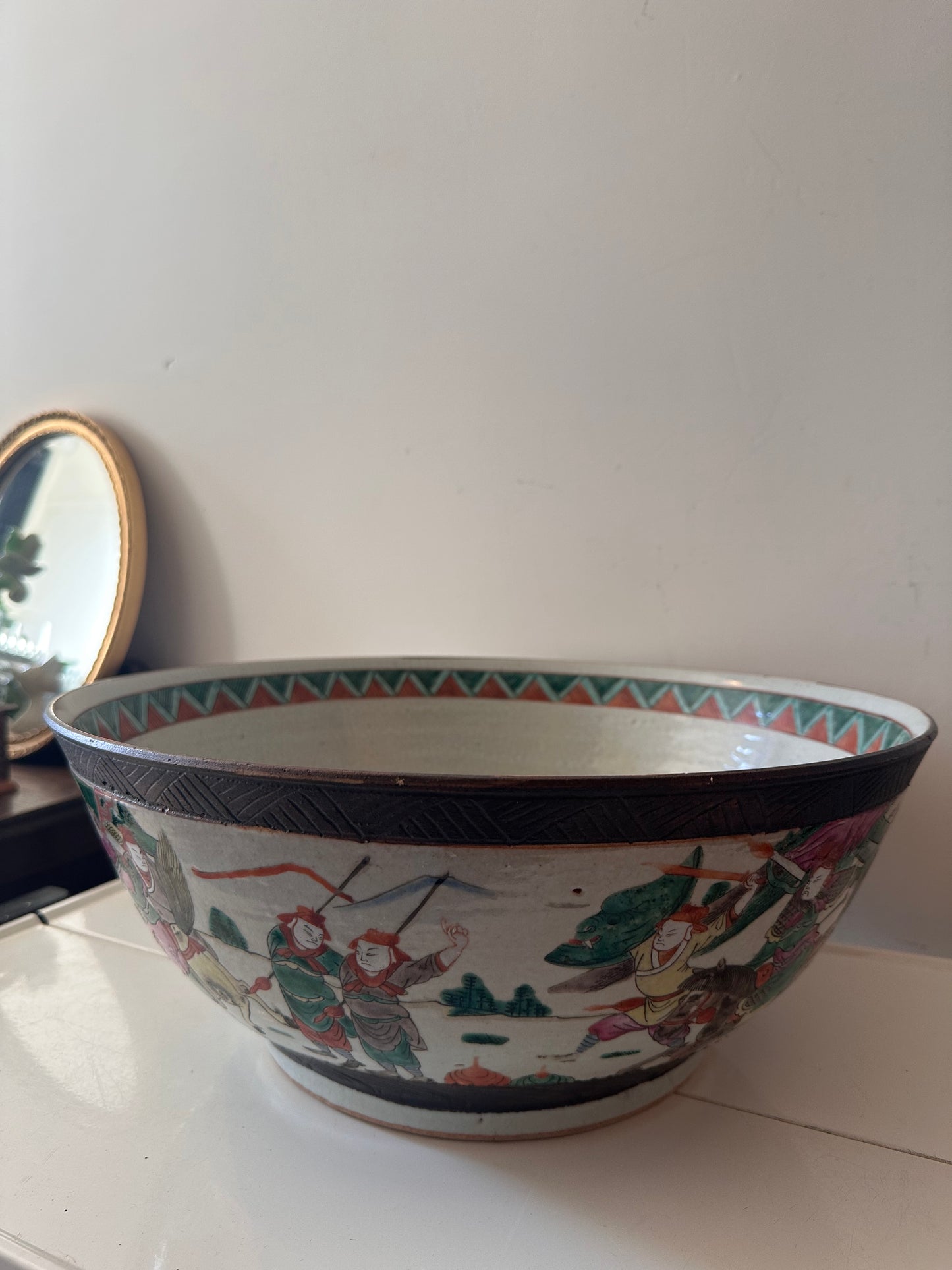 Chinees porseleinen schaal met krijgersdecor