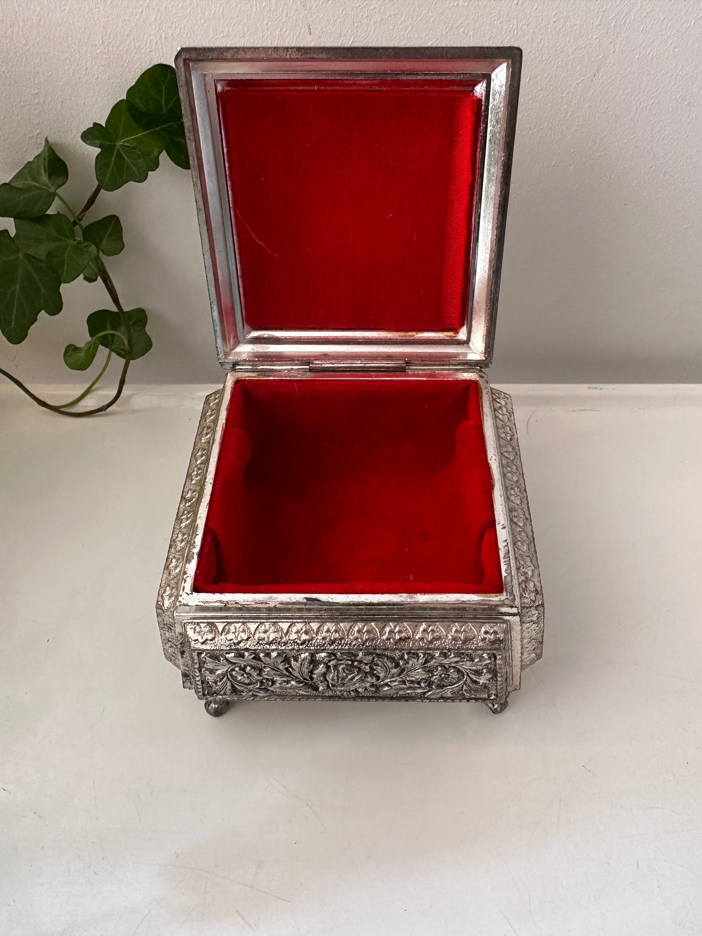 Zilverkleurig sierkistje