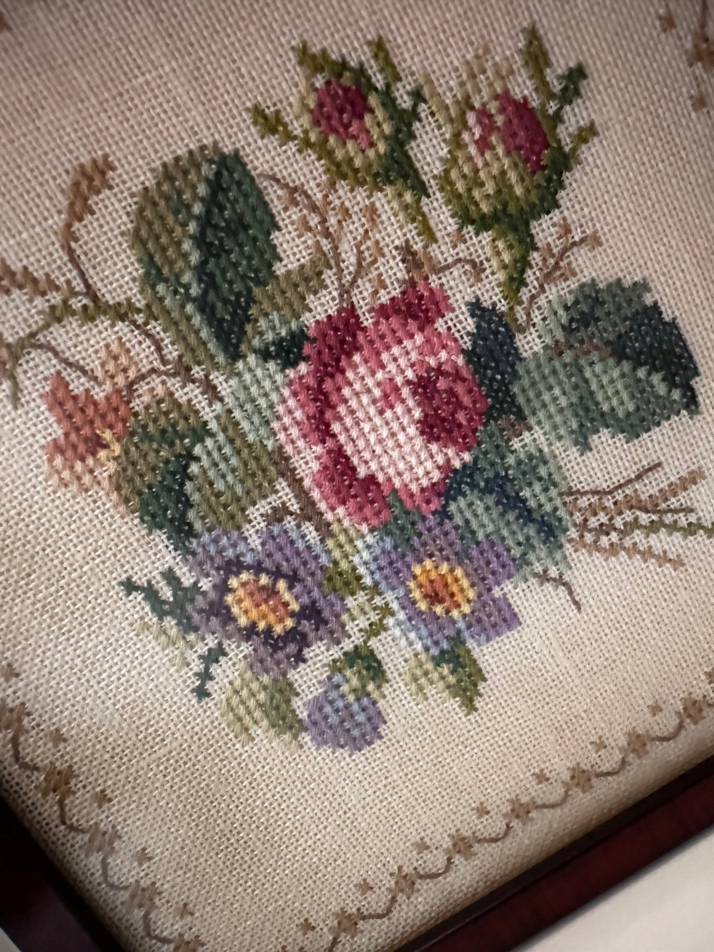 Lijstje met vintage borduurwerkje