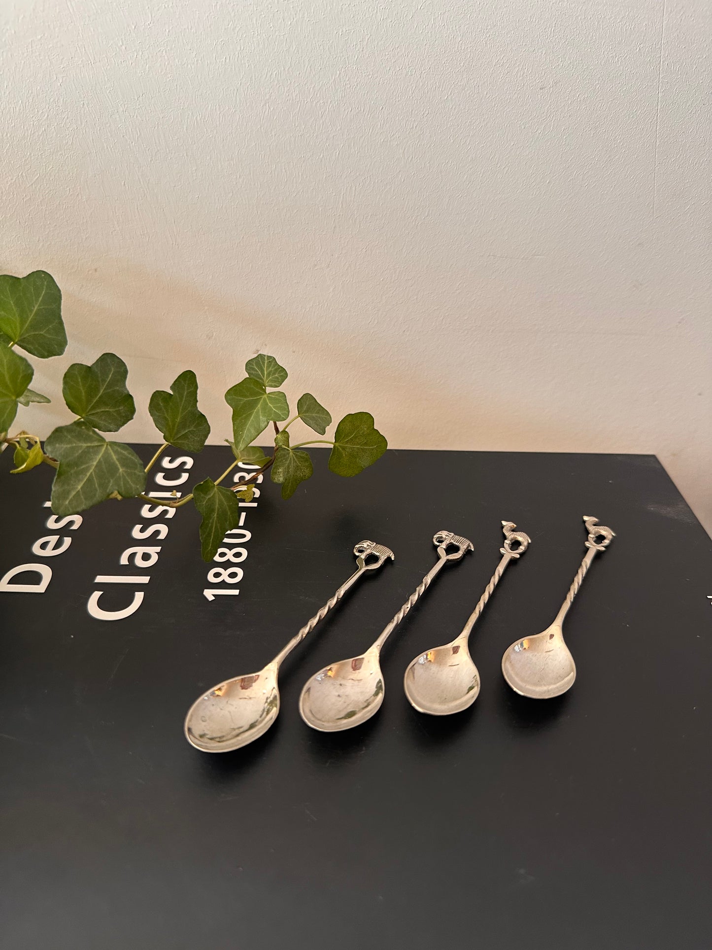 Set van 4 zilverkleurige theelepeltjes met dierenmotief