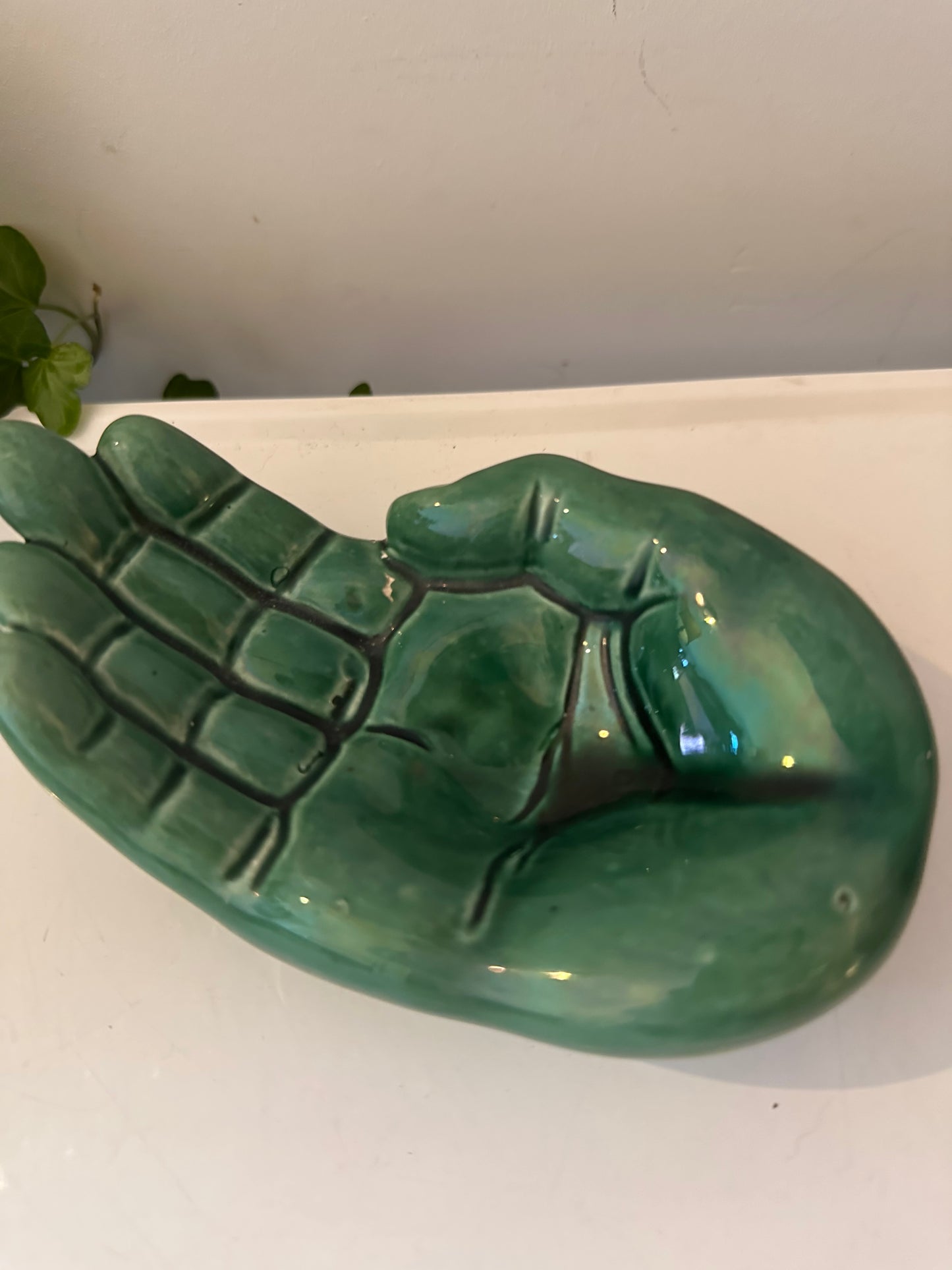 Keramieken groene hand
