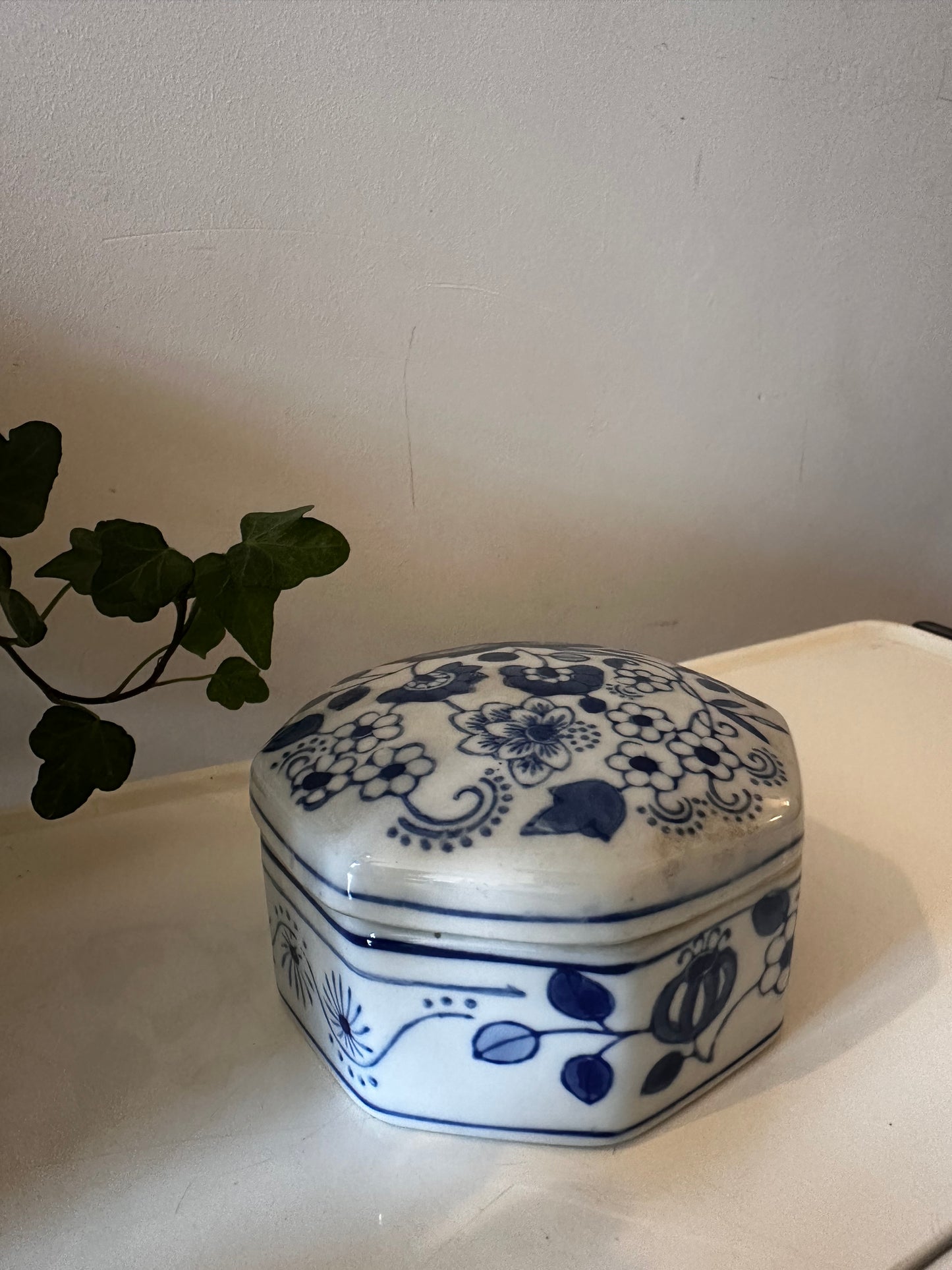 Porseleinen bewaardoosje