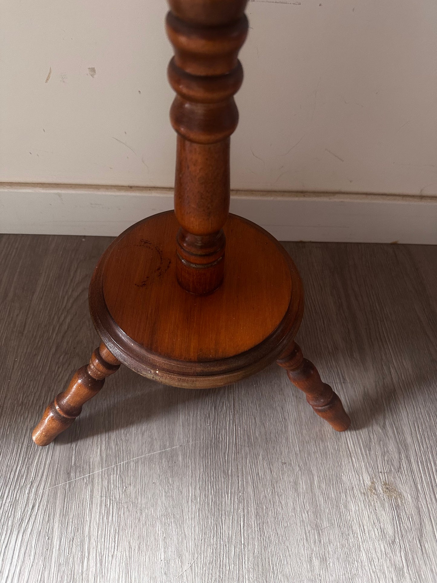 Vintage houten plantentafeltje