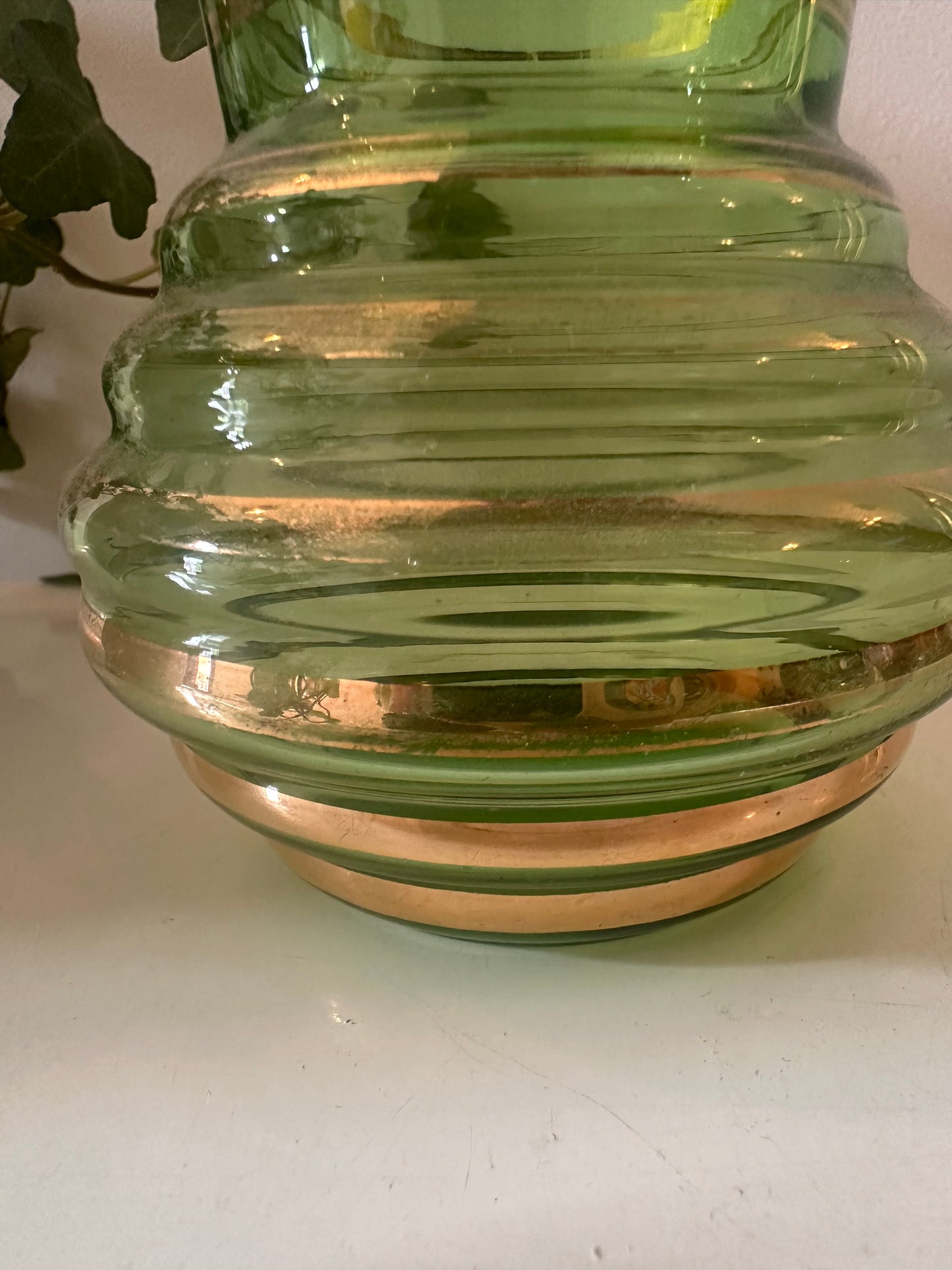 Mondgeblazen vaasje transparant groen met goud