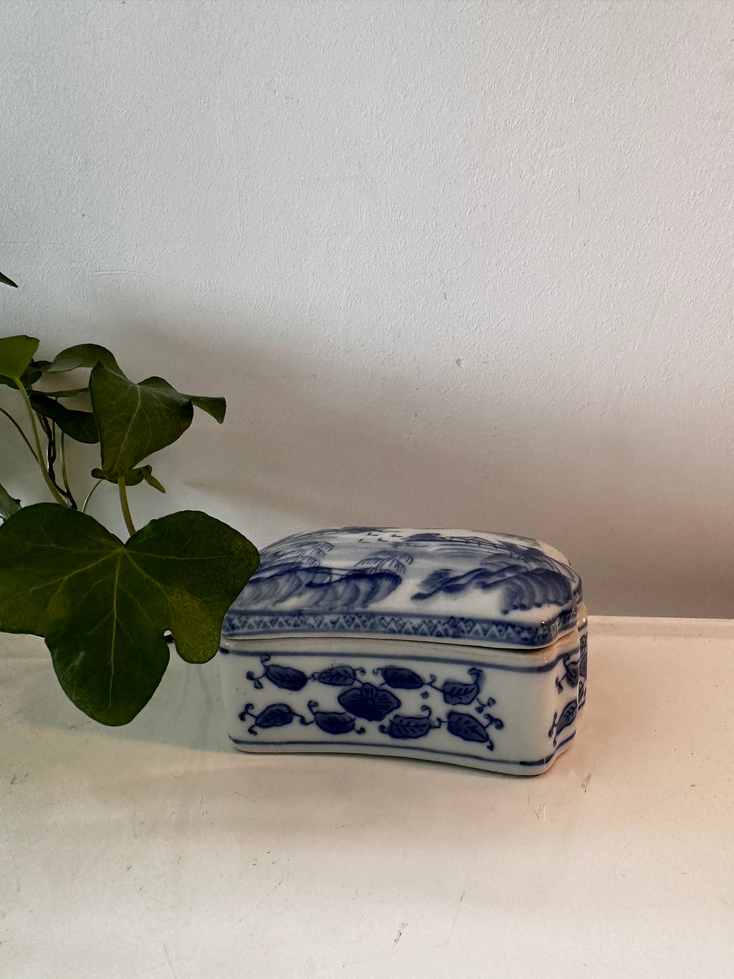 Porselein bewaardoosje