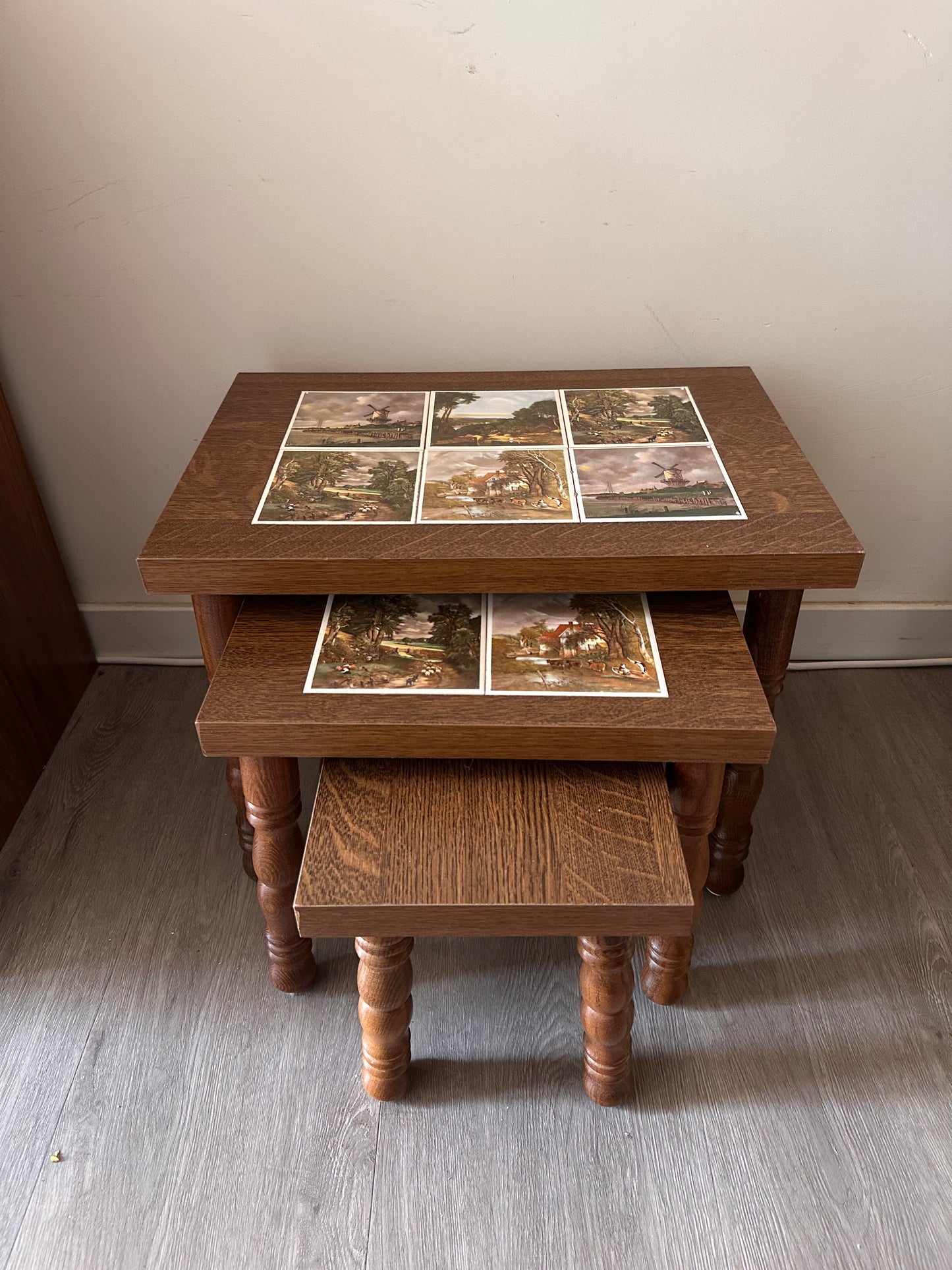 Set van 3 bijzettafeltjes met tegeltjes