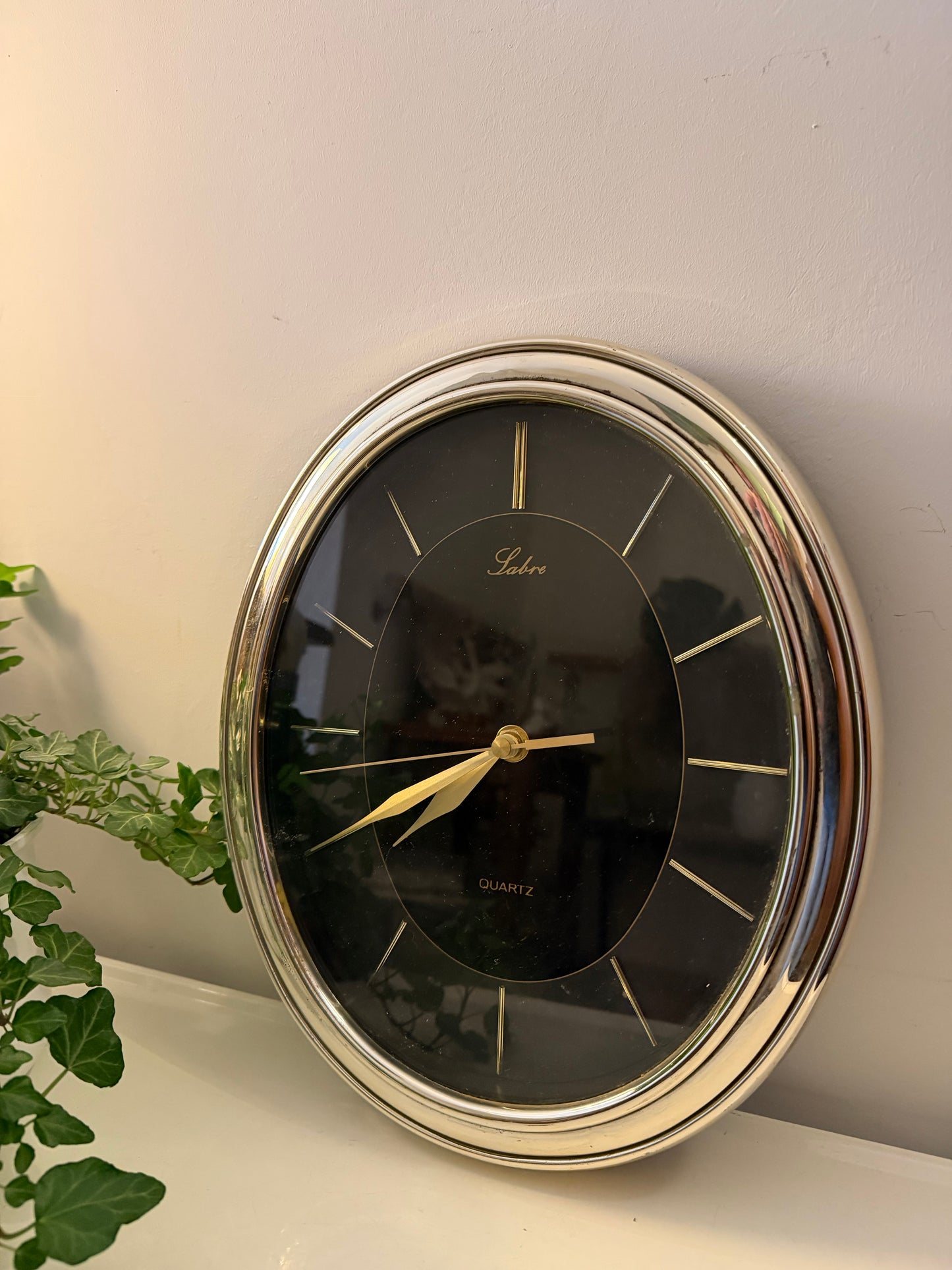 Jaren 80 wandklok Labre